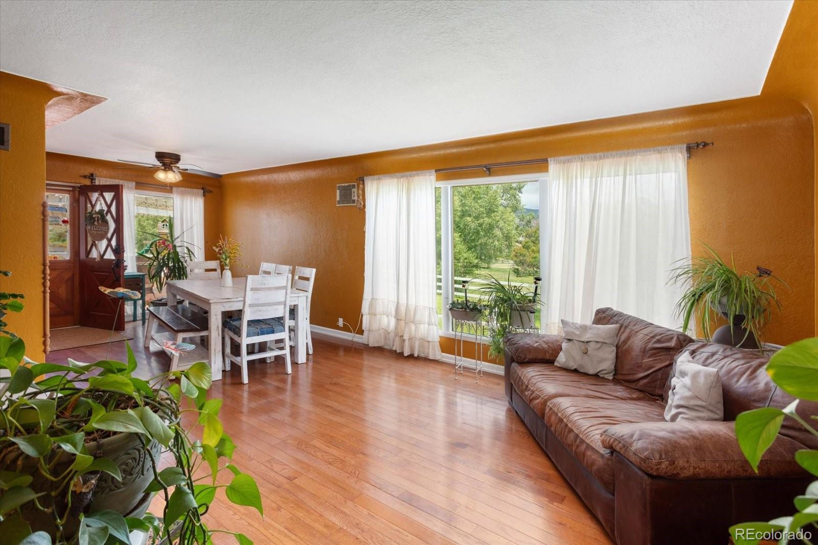 Howard, Colorado, 81233, United States, 4 Bedrooms Bedrooms, ,1 BathroomBathrooms,Residential,For Sale,1900759