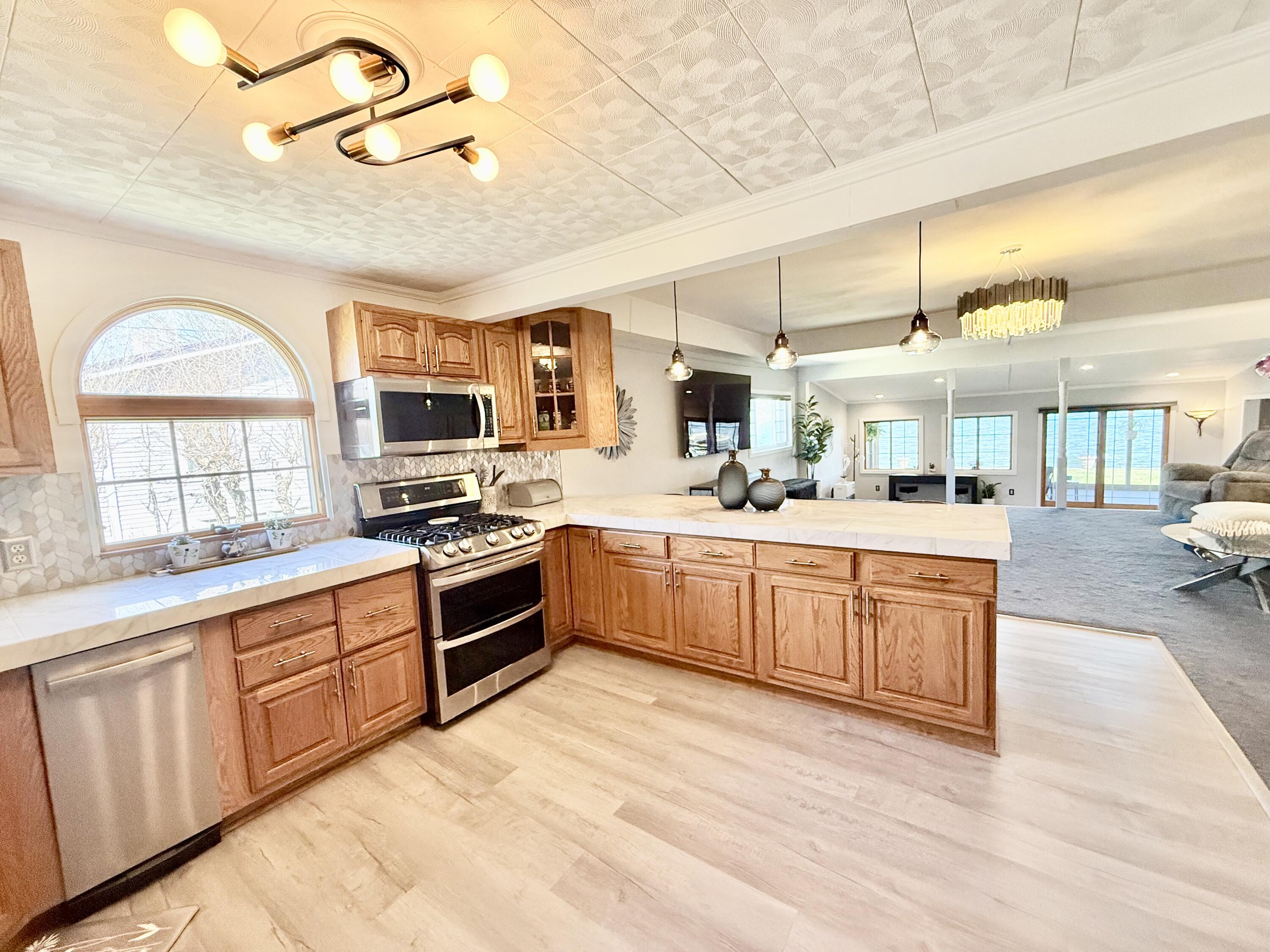 Plattsburgh, New York, 12901, United States, 3 Bedrooms Bedrooms, ,2 BathroomsBathrooms,Residential,For Sale,2048096