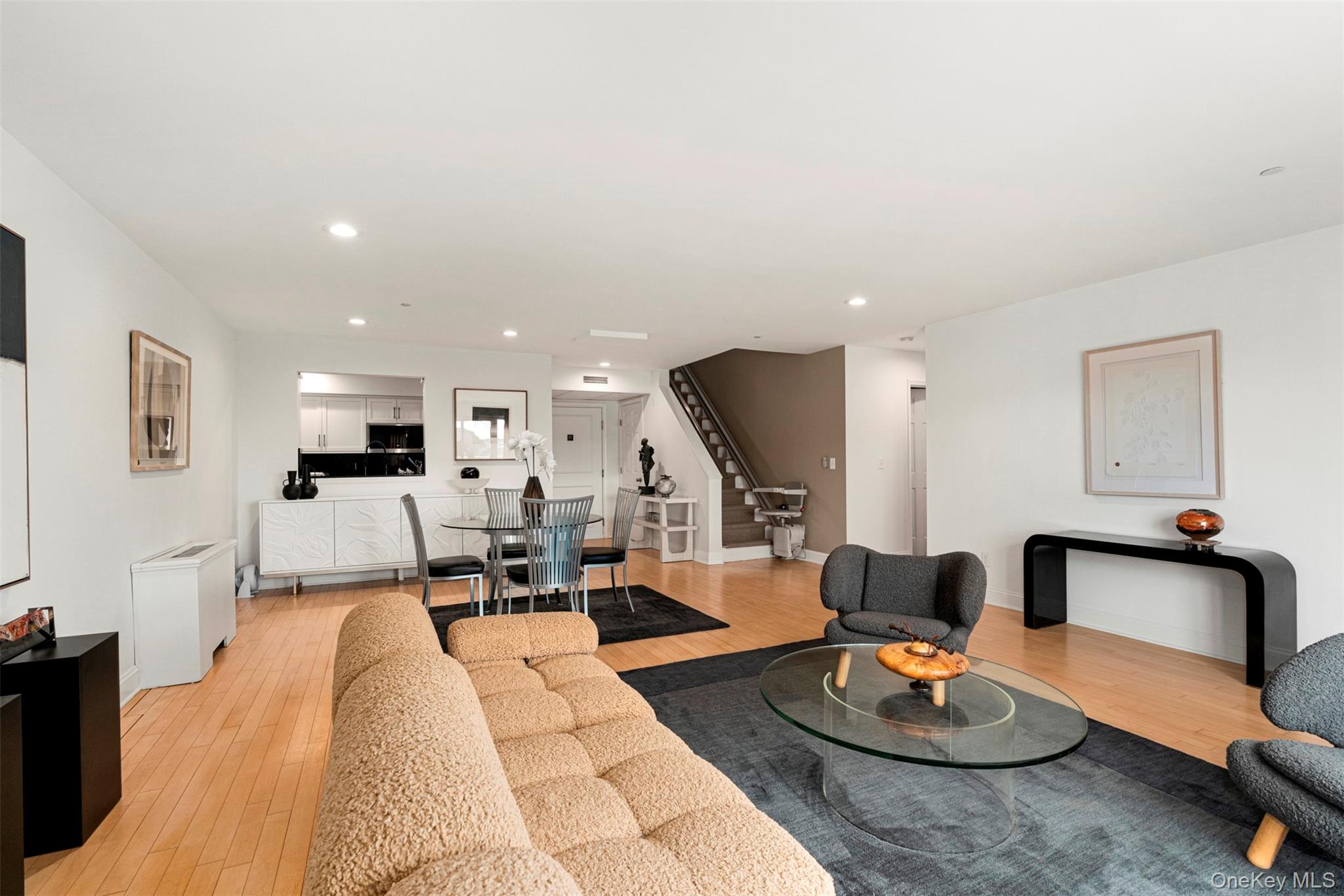 Piermont, New York, 10968, United States, 2 Bedrooms Bedrooms, ,3 BathroomsBathrooms,Residential,For Sale,1941803