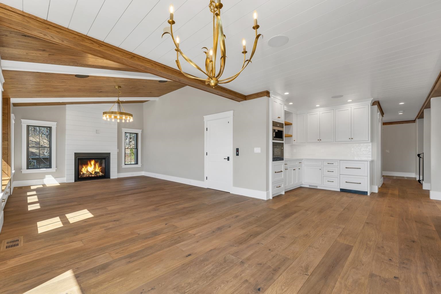 Gilford, New Hampshire, 03249, United States, 5 Bedrooms Bedrooms, ,6 BathroomsBathrooms,Residential,For Sale,1794777