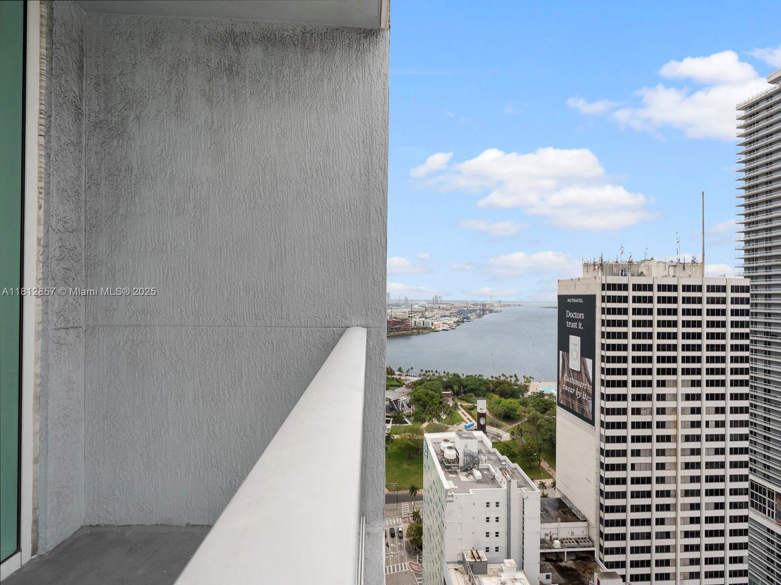 Miami, Florida, 33132, United States, 2 Bedrooms Bedrooms, ,2 BathroomsBathrooms,Residential,For Sale,1838941
