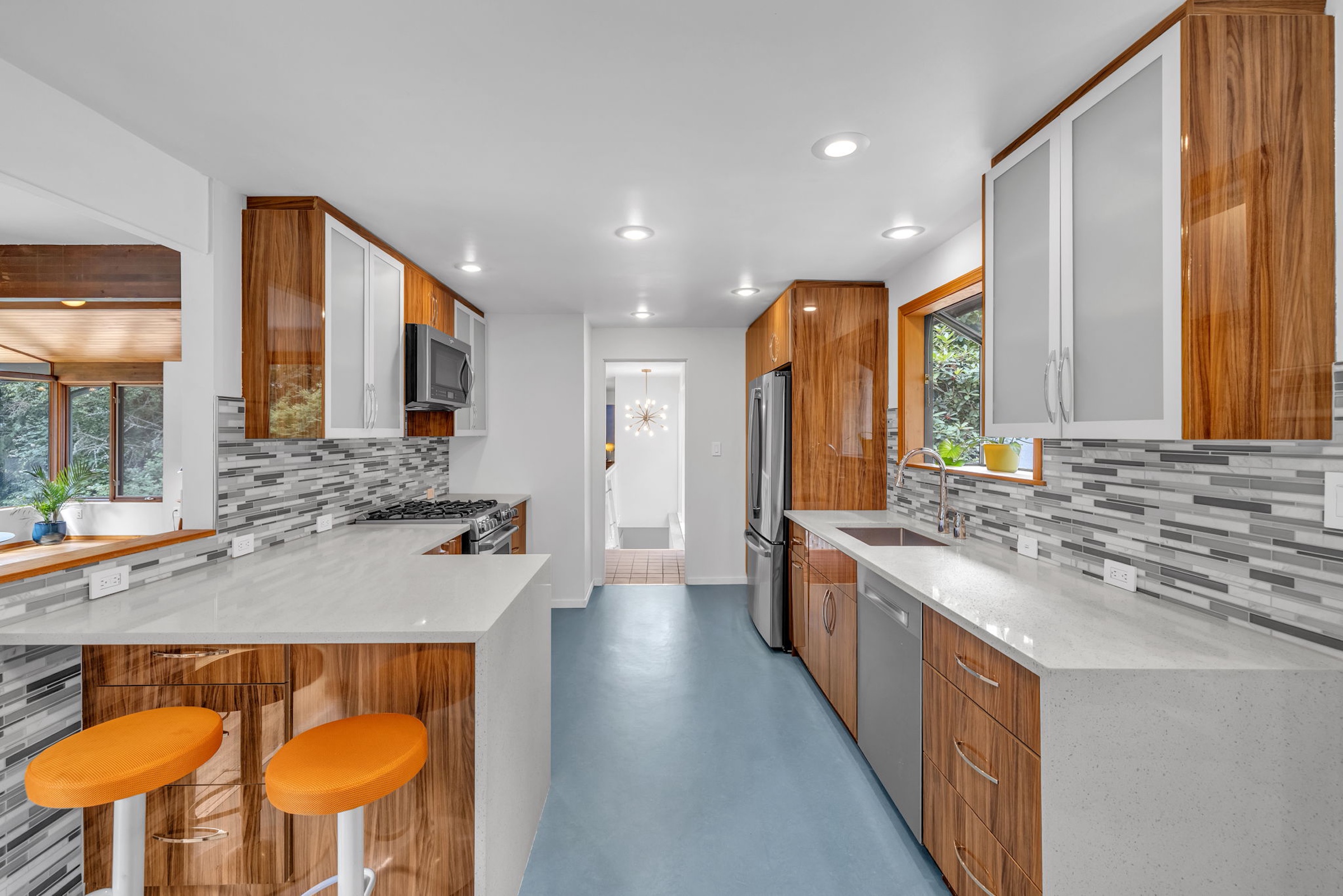  Mid-Century Gem on Serene Acreage - 物件實景