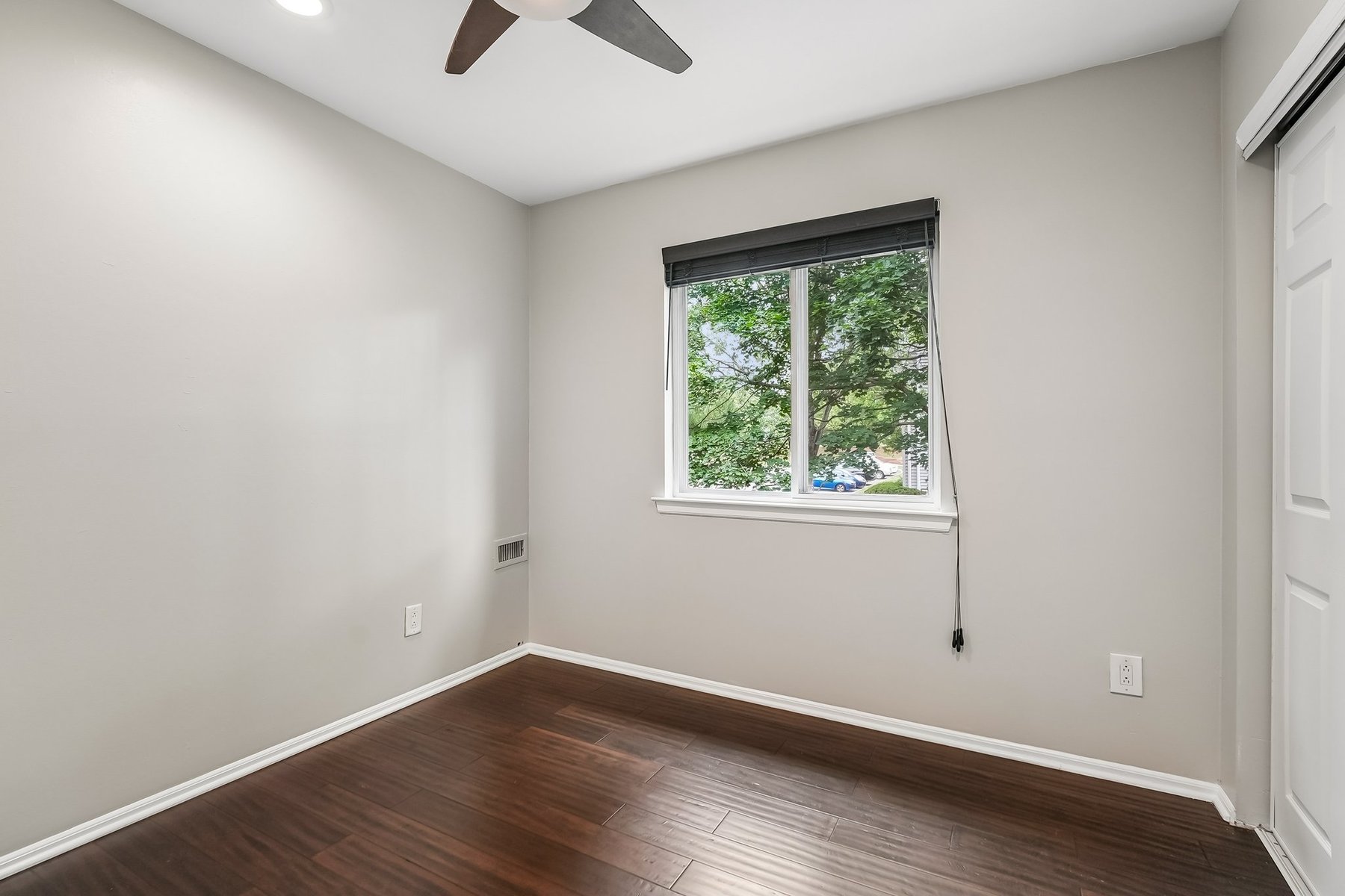  ?Trendmaker Homes North? Beautifully Updated One Floor Condominum - 物件實景