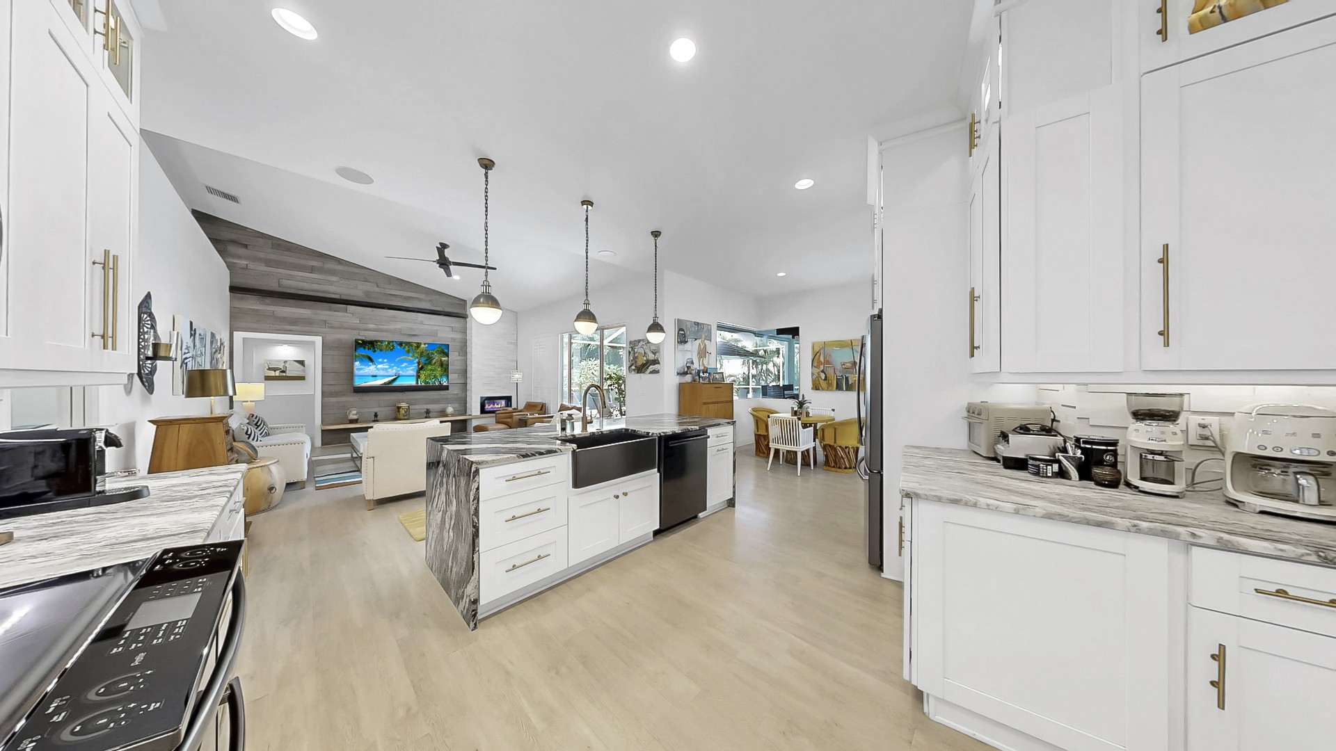 Apollo Beach, Florida, 33572, United States, 4 Bedrooms Bedrooms, ,3 BathroomsBathrooms,Residential,For Sale,1895059
