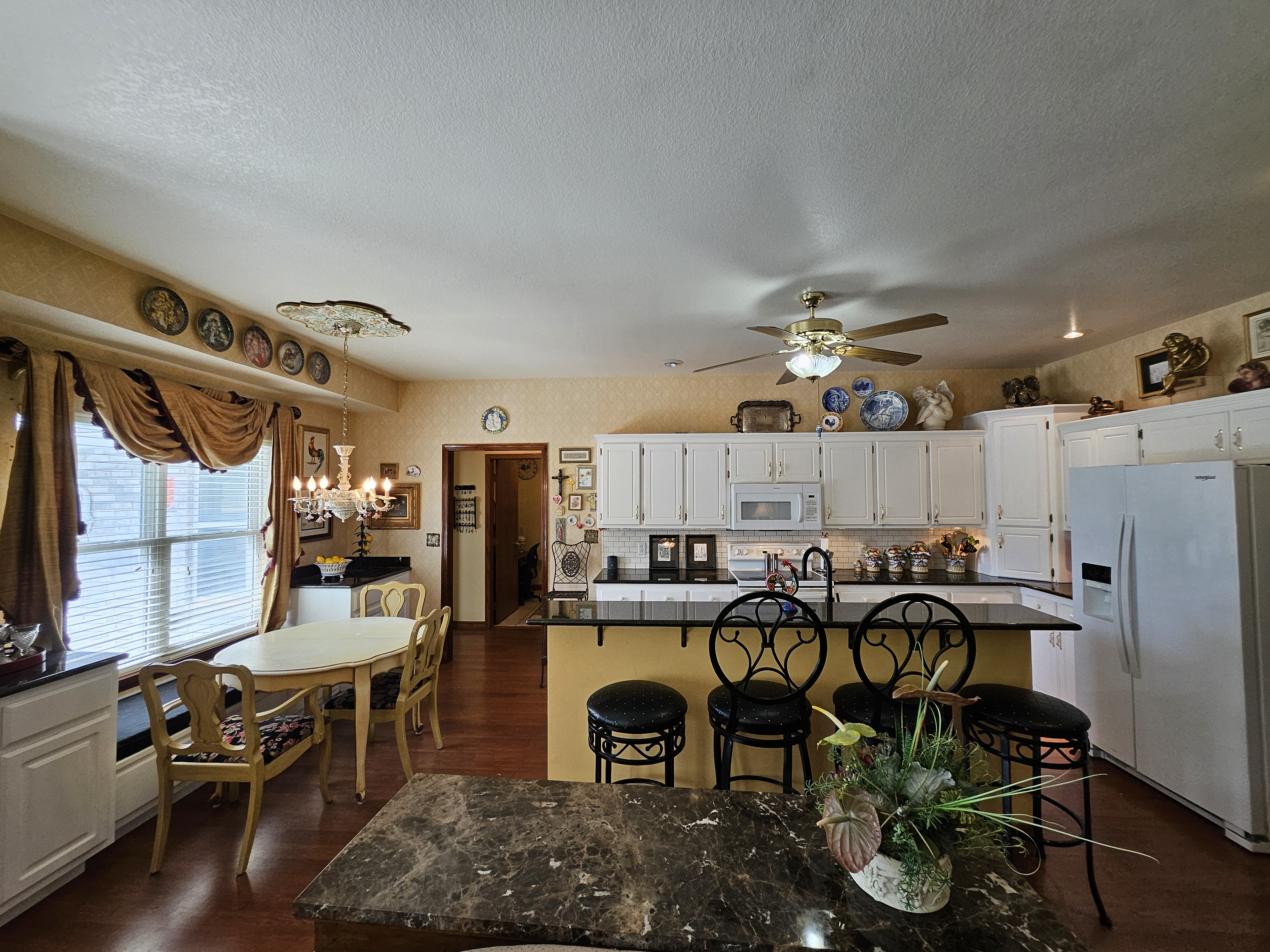 Pierce City, Missouri, 65723, United States, 5 Bedrooms Bedrooms, ,3 BathroomsBathrooms,Residential,For Sale,1984282