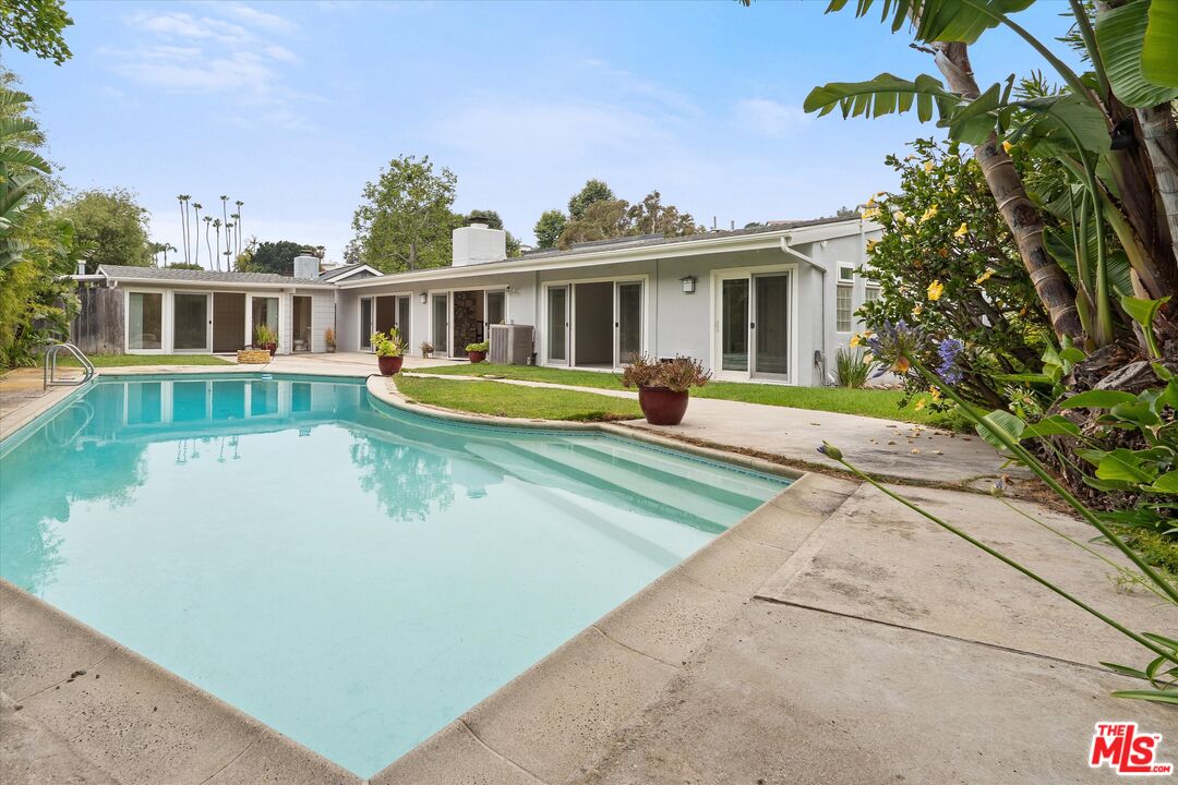 Malibu, California, 90265, United States, 4 Bedrooms Bedrooms, ,3 BathroomsBathrooms,Residential,For Sale,1859760