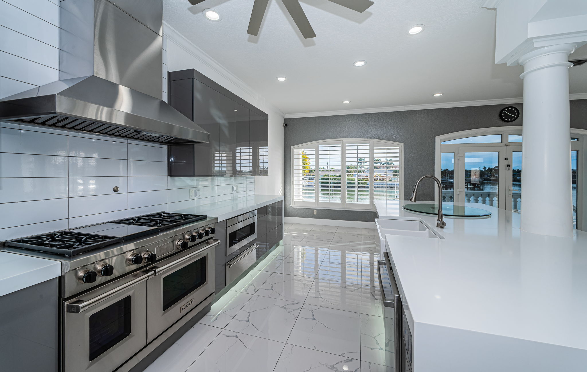 St Petersburg, Florida, 33707, United States, 4 Bedrooms Bedrooms, ,3 BathroomsBathrooms,Residential,For Sale,1992370