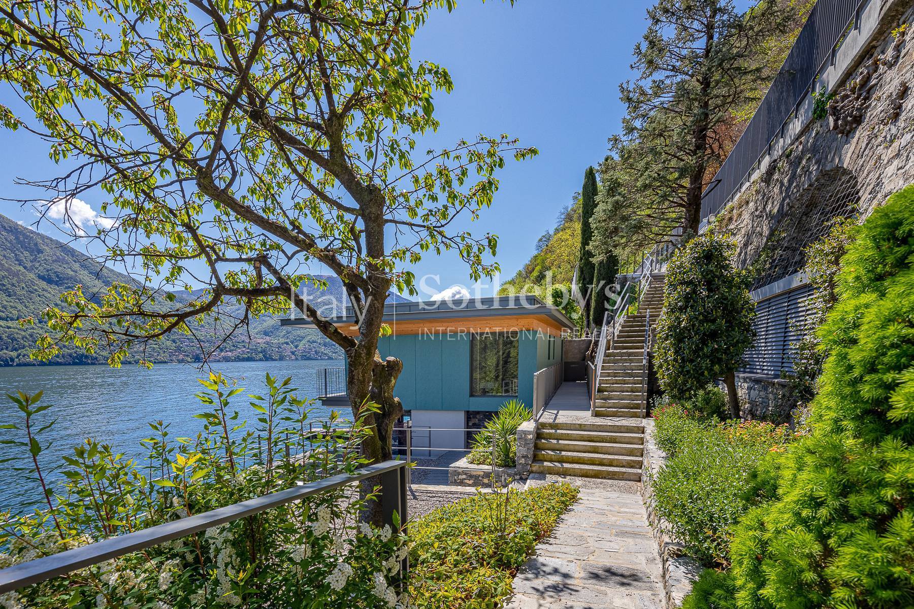  Incredible newly built villa with enchanting lake view - 物件實景