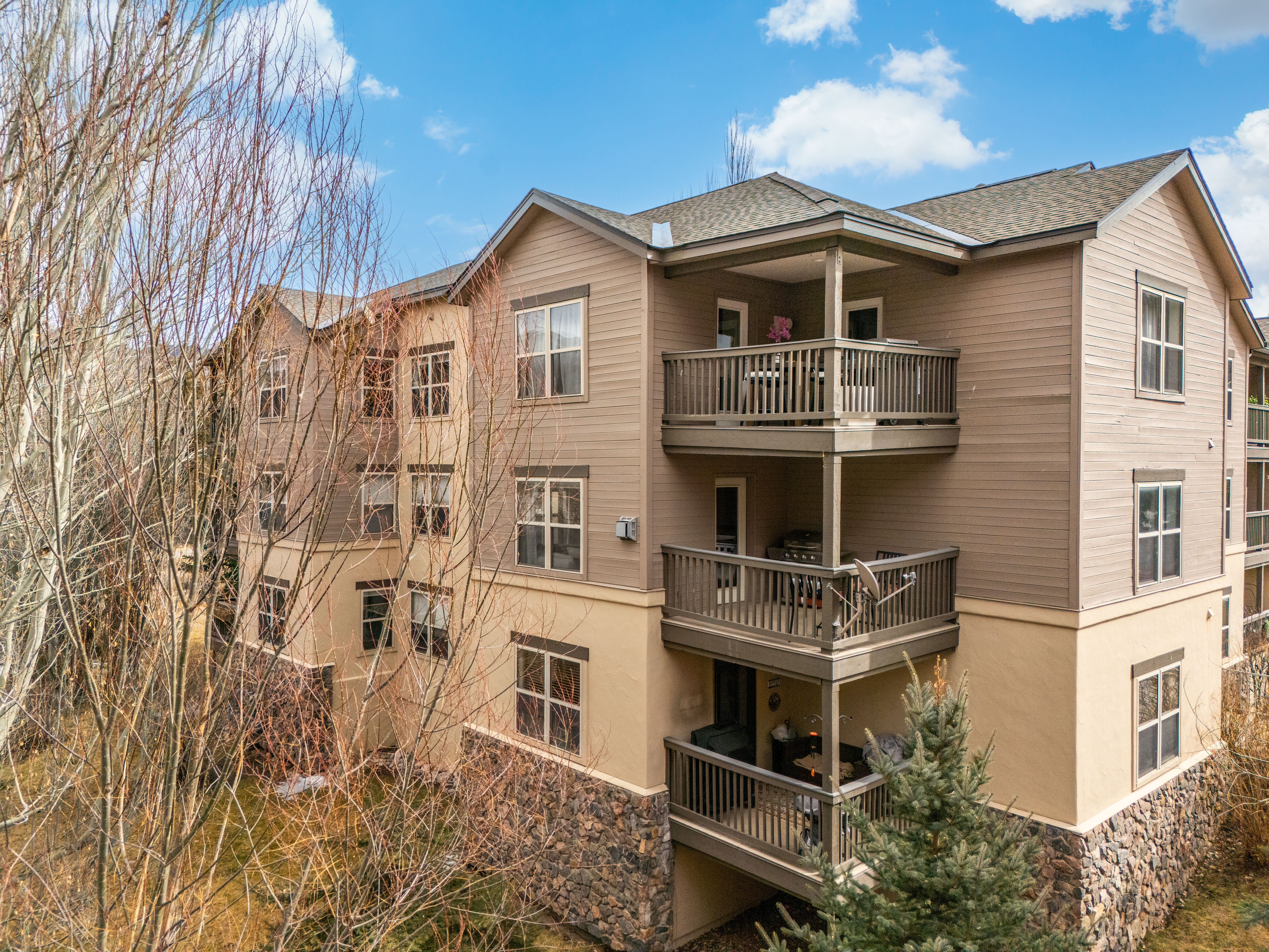  Updated, Bright, South-Facing Corner Residence in the Heart of Edwards - 物件實景
