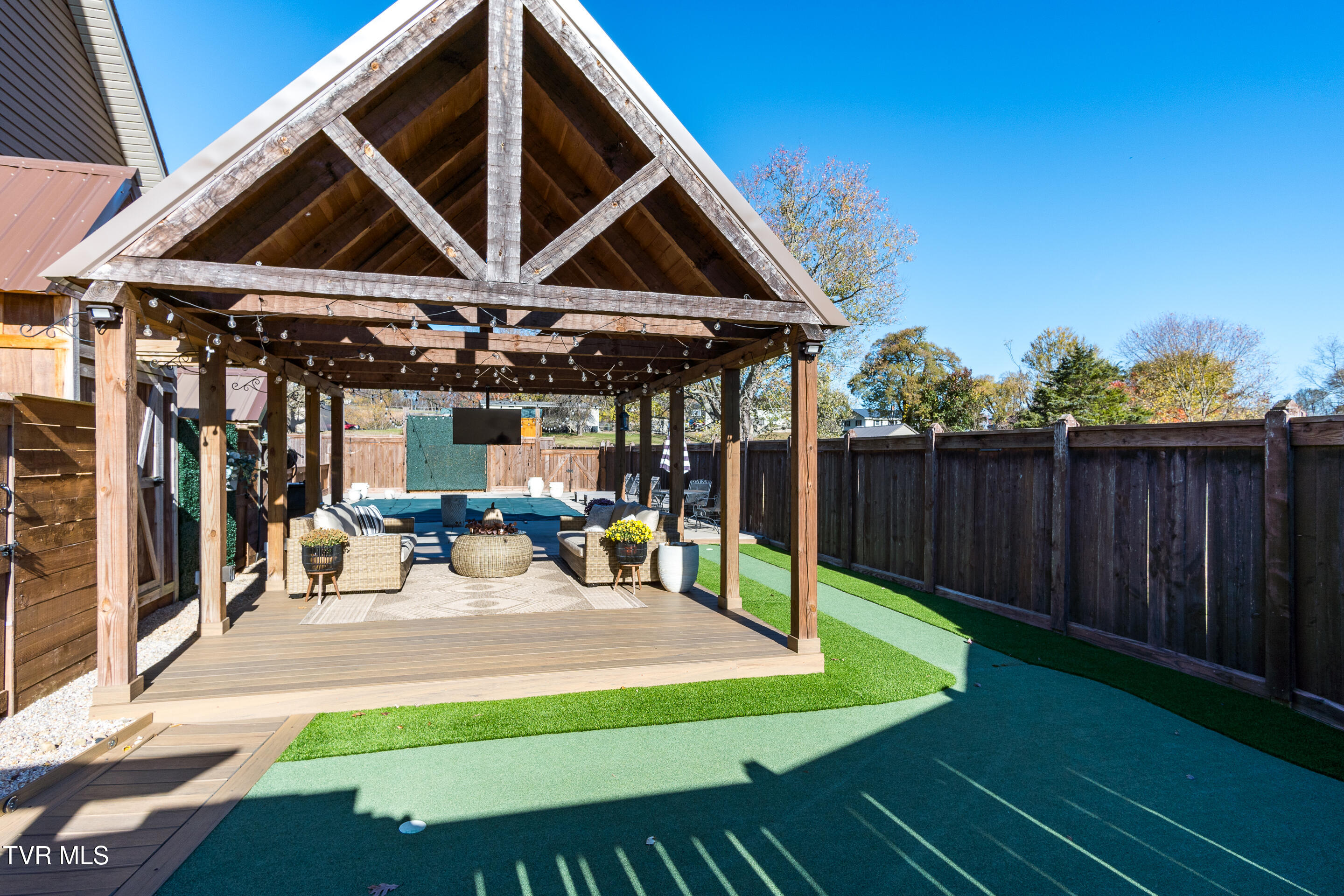 Piney Flats, Tennessee, 37686, United States, 4 Bedrooms Bedrooms, ,4 BathroomsBathrooms,Residential,For Sale,1988527