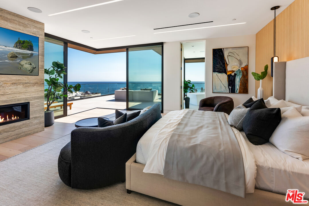 Malibu, California, 90265, United States, 5 Bedrooms Bedrooms, ,10 BathroomsBathrooms,Residential,For Sale,1707540