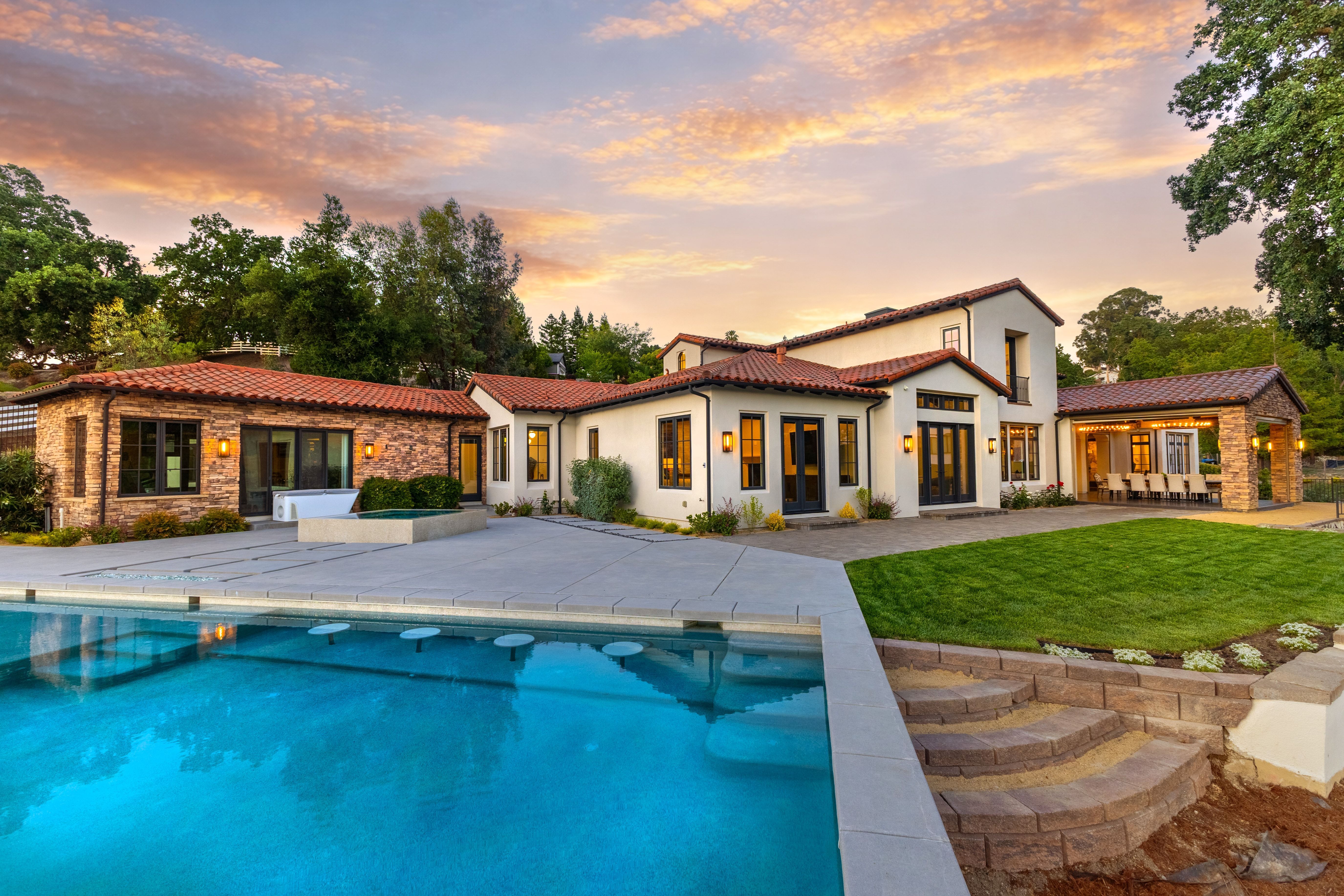  Grand Luxury Estate on 1.5± Acres with Vineyard and Infinity Pool - 物件實景