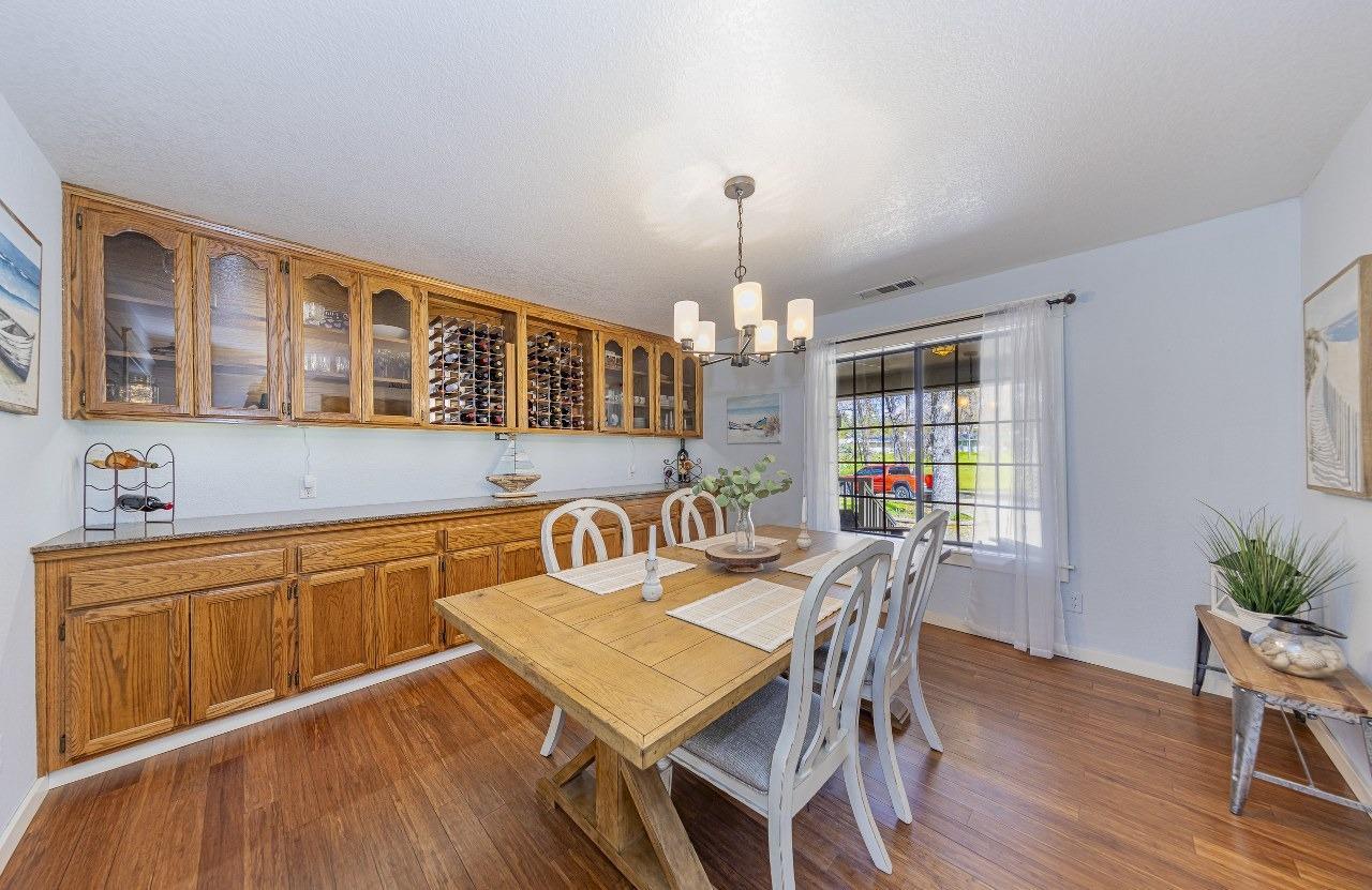 Oakhurst, California, 93644, United States, 3 Bedrooms Bedrooms, ,3 BathroomsBathrooms,Residential,For Sale,1977364