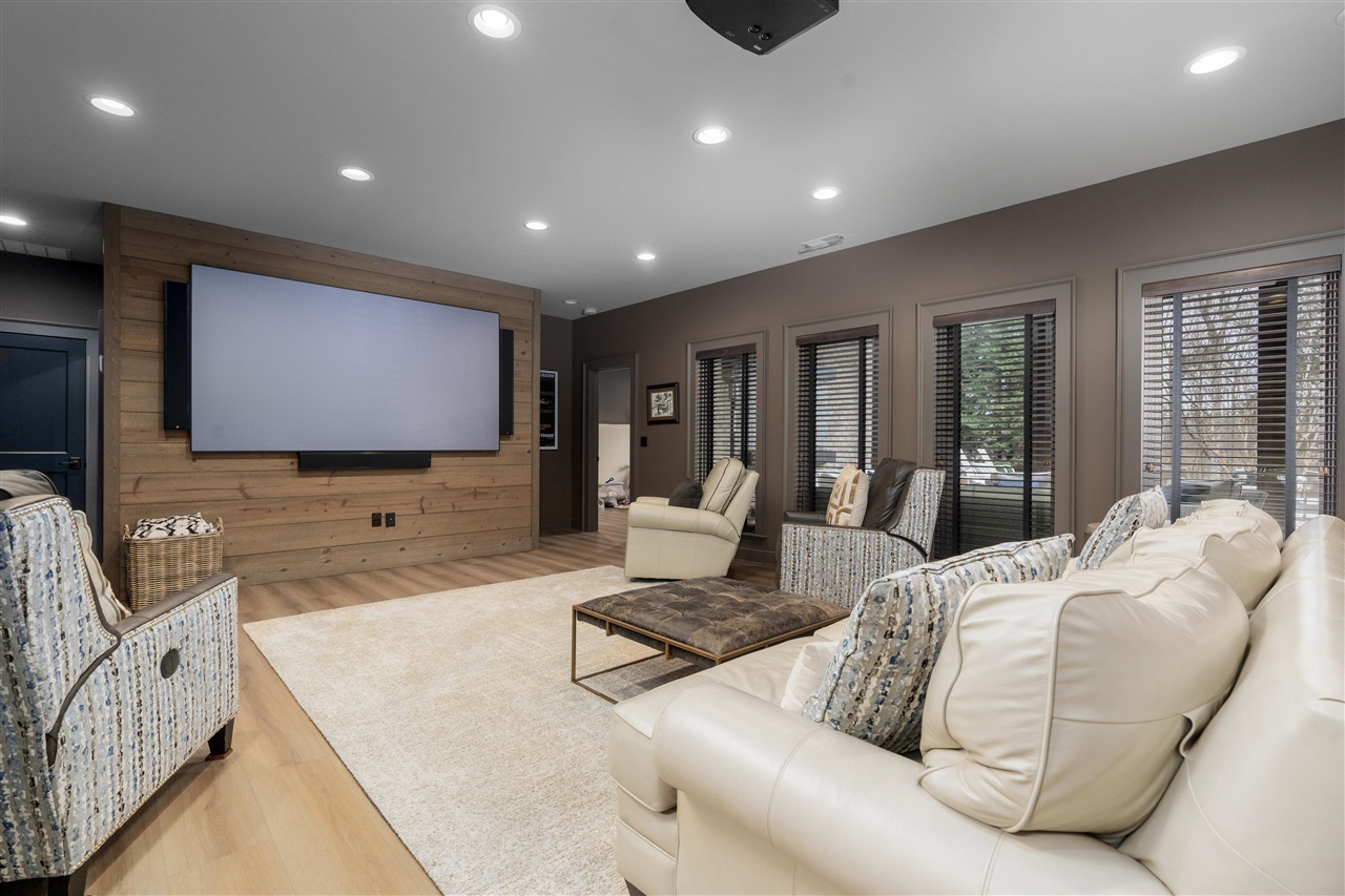 Bowling Green, Kentucky, 42103, United States, 5 Bedrooms Bedrooms, ,5 BathroomsBathrooms,Residential,For Sale,1986458