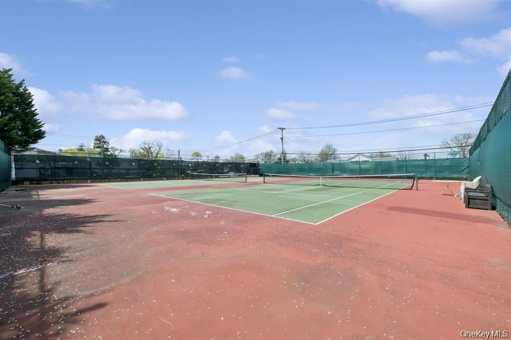 Massapequa Park, New York, 11762, United States, 2 Bedrooms Bedrooms, ,2 BathroomsBathrooms,Residential,For Sale,2008592