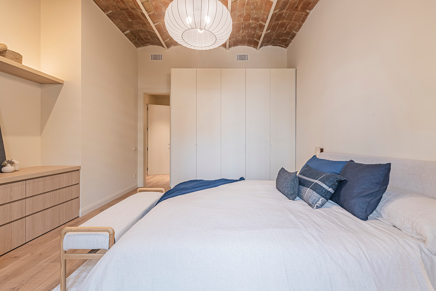  Renovated flat in historic building - L