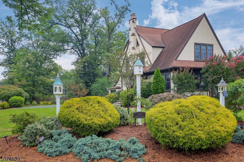 Westfield Town, New Jersey, 07090, United States, 3 Bedrooms Bedrooms, ,2 BathroomsBathrooms,Residential,For Sale,1940916