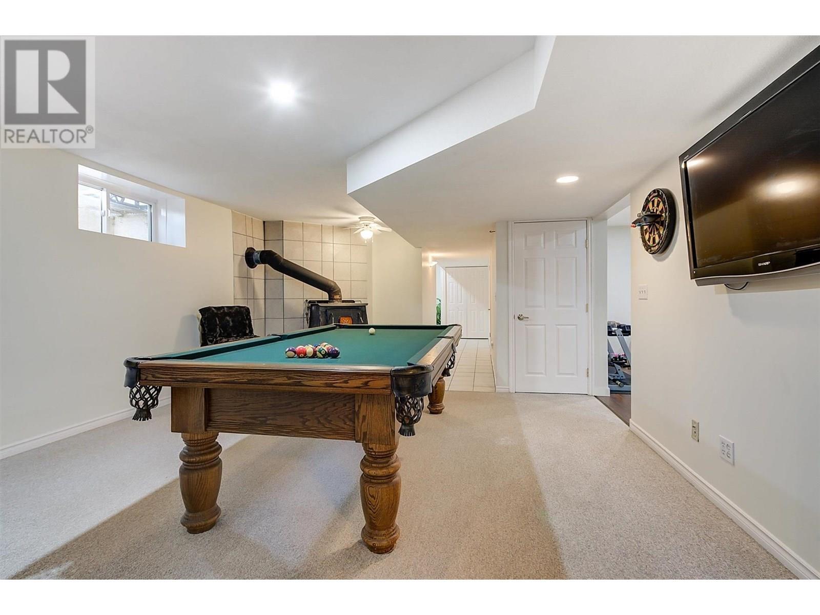 KELOWNA, British Columbia, V1V 2G6, CA, 5 Bedrooms Bedrooms, ,4 BathroomsBathrooms,Residential,For Sale,1838438