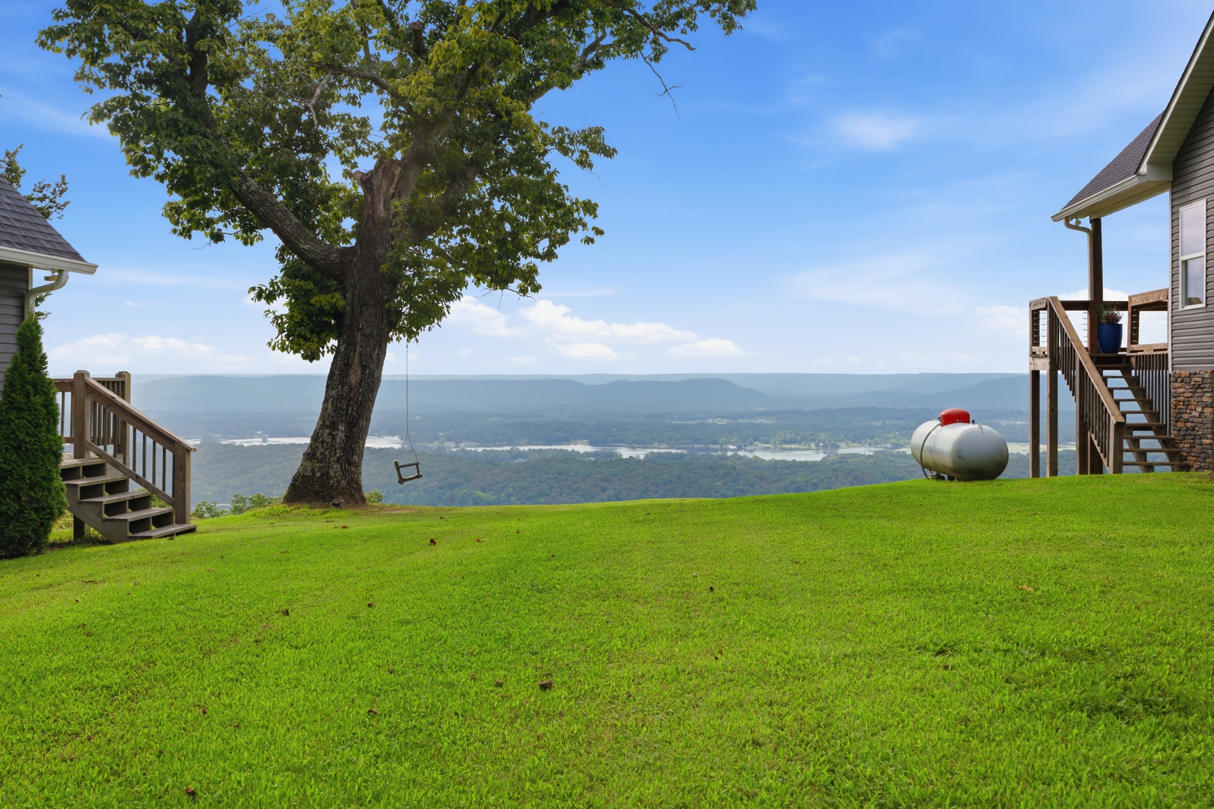  1889 Scenic Drive - 物件實景