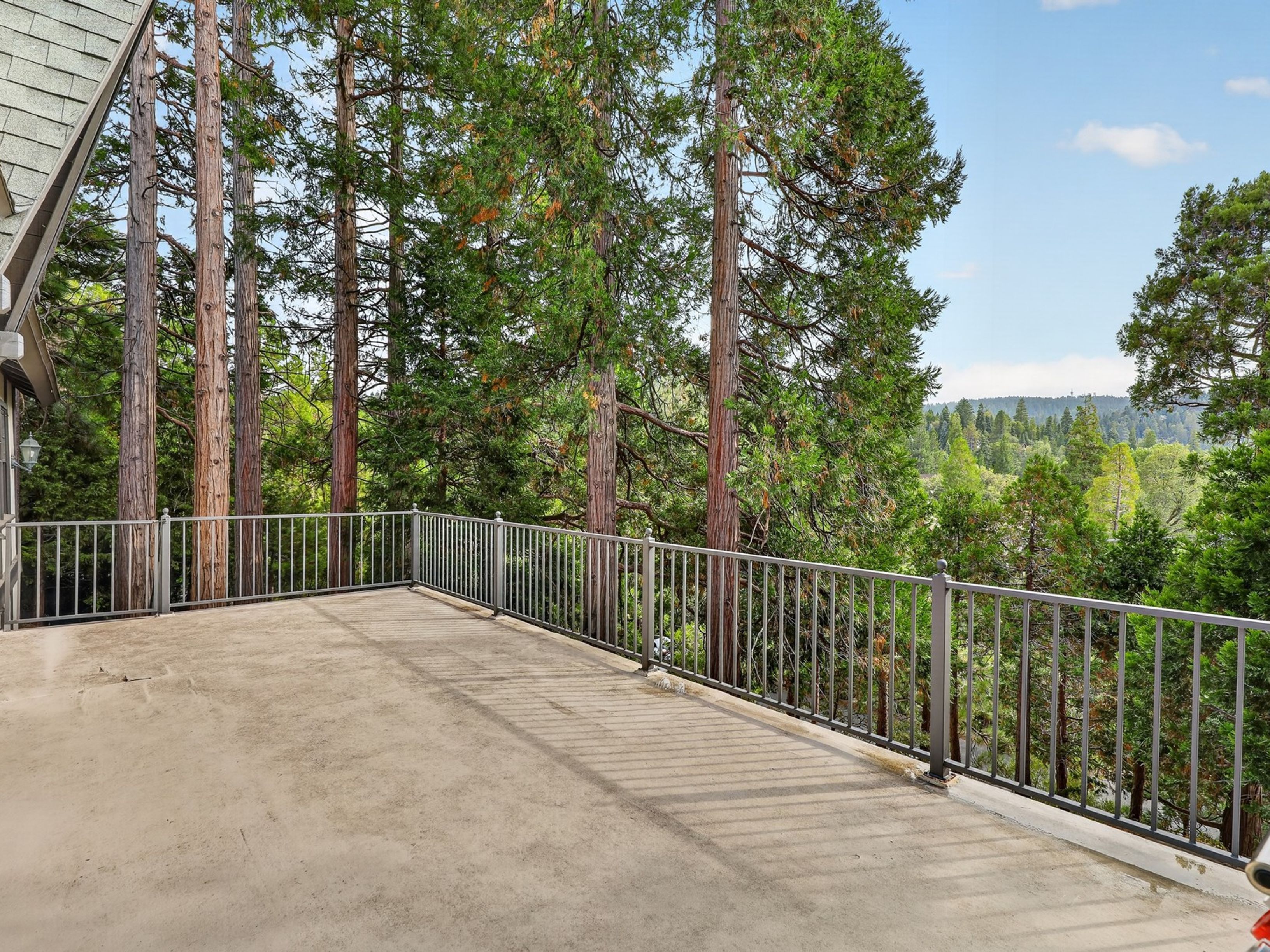  349 Golf Course Road, Lake Arrowhead, CA 92352 - 物件實景
