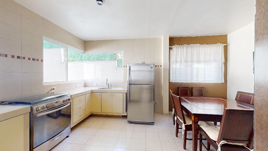 Atizapán de Zaragoza, Estado de méxico, 52938, Mexico, 8 Bedrooms Bedrooms, ,6 BathroomsBathrooms,Residential,For Sale,1746651