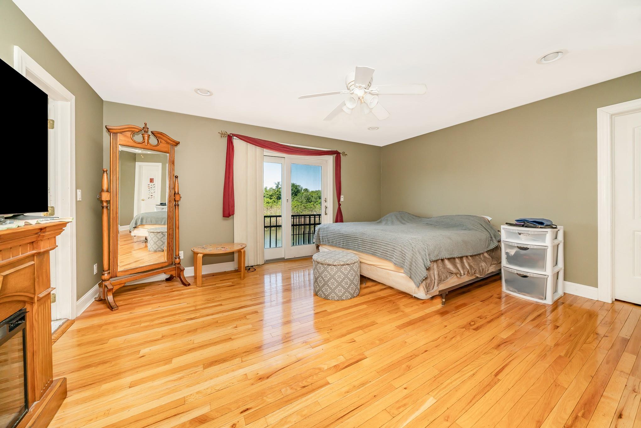 Seaford, New York, 11783, United States, 5 Bedrooms Bedrooms, ,3 BathroomsBathrooms,Residential,For Sale,1943505