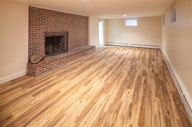 Dover, New Hampshire, 03820, United States, 3 Bedrooms Bedrooms, ,4 BathroomsBathrooms,Residential,For Sale,1926257