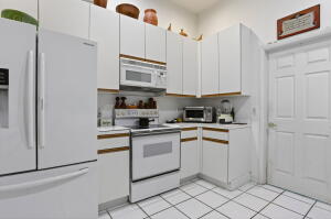 Boca Raton, Florida, 33433, United States, 2 Bedrooms Bedrooms, ,2 BathroomsBathrooms,Residential,For Sale,1921659