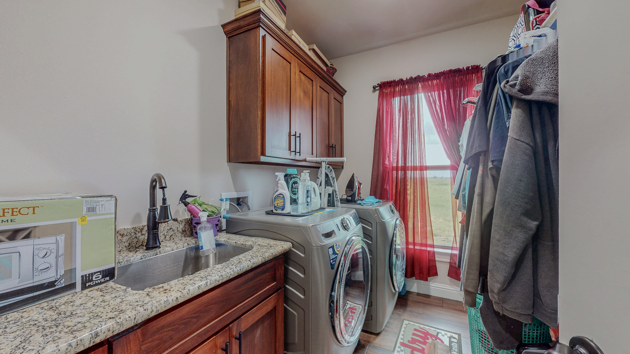 Beaumont, Texas, 77713, United States, 5 Bedrooms Bedrooms, ,4 BathroomsBathrooms,Residential,For Sale,1883085