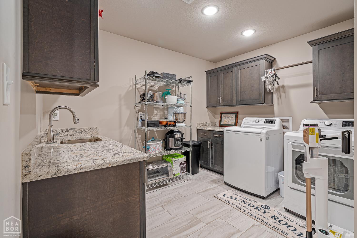 Jonesboro, Arkansas, 72404, United States, ,4 BathroomsBathrooms,Residential,For Sale,1974343