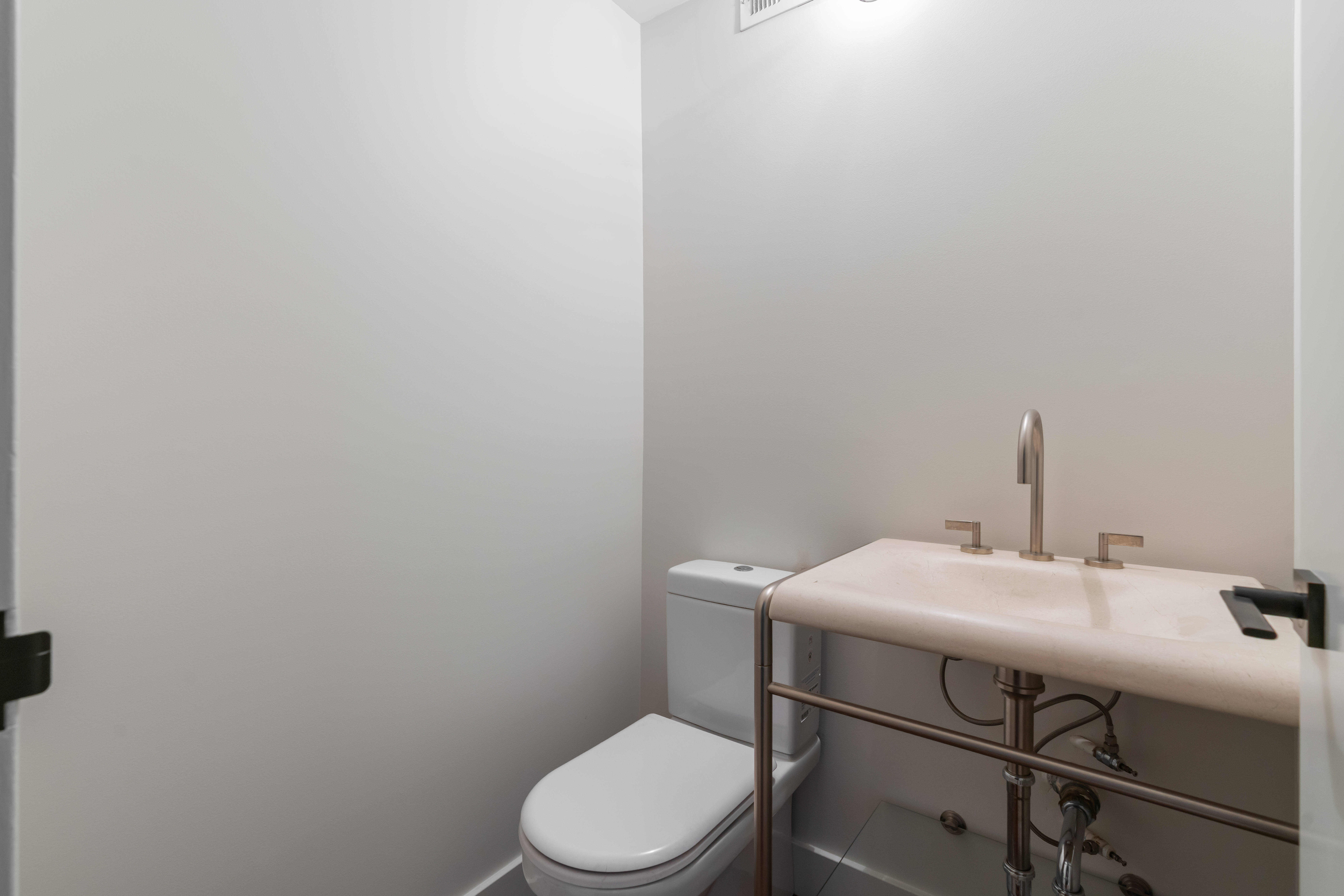  Fully Renovated Condo in the Gold Coast - 物件實景