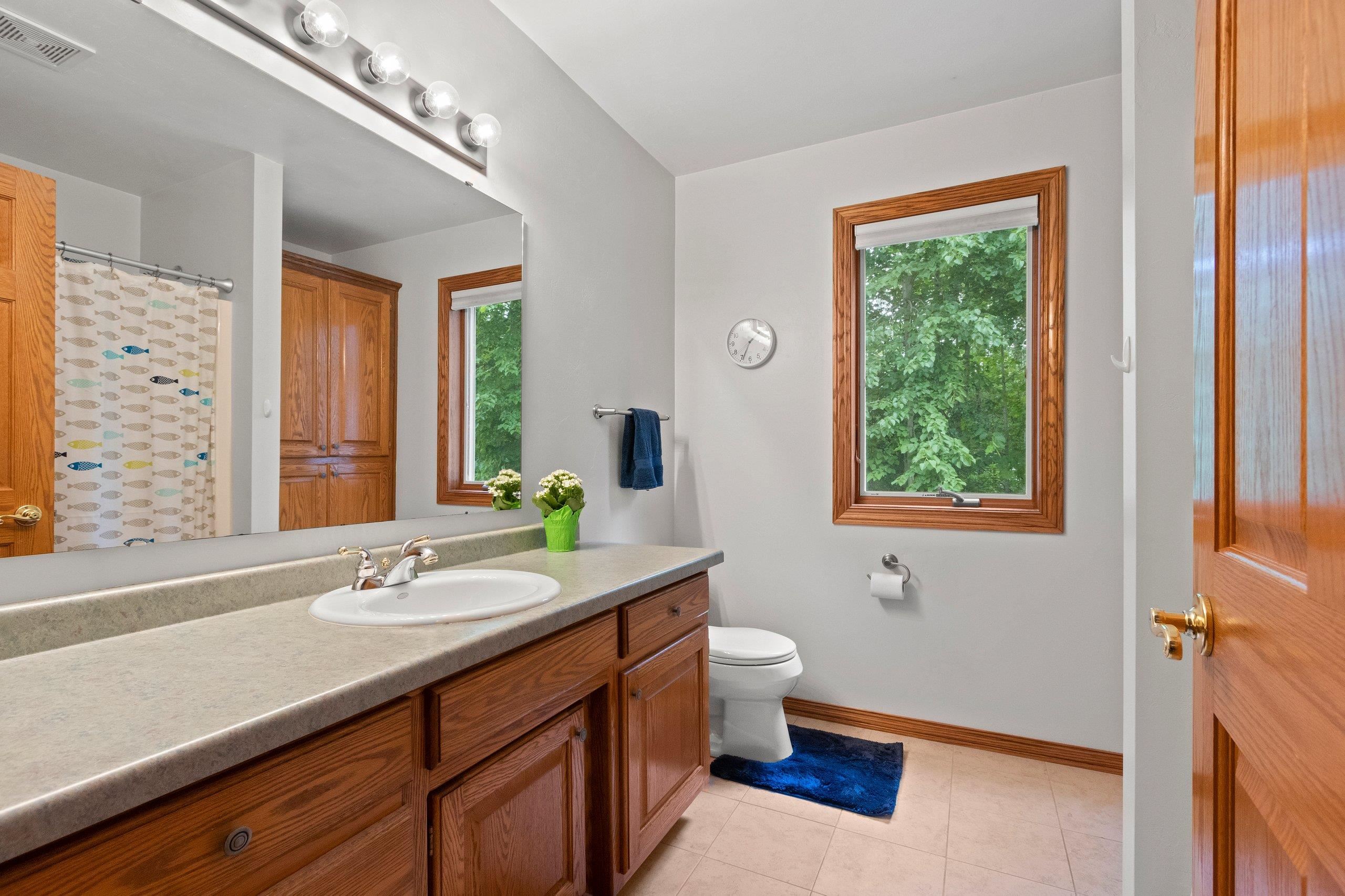 DE PERE, Wisconsin, 54115, United States, 3 Bedrooms Bedrooms, ,4 BathroomsBathrooms,Residential,For Sale,1912239