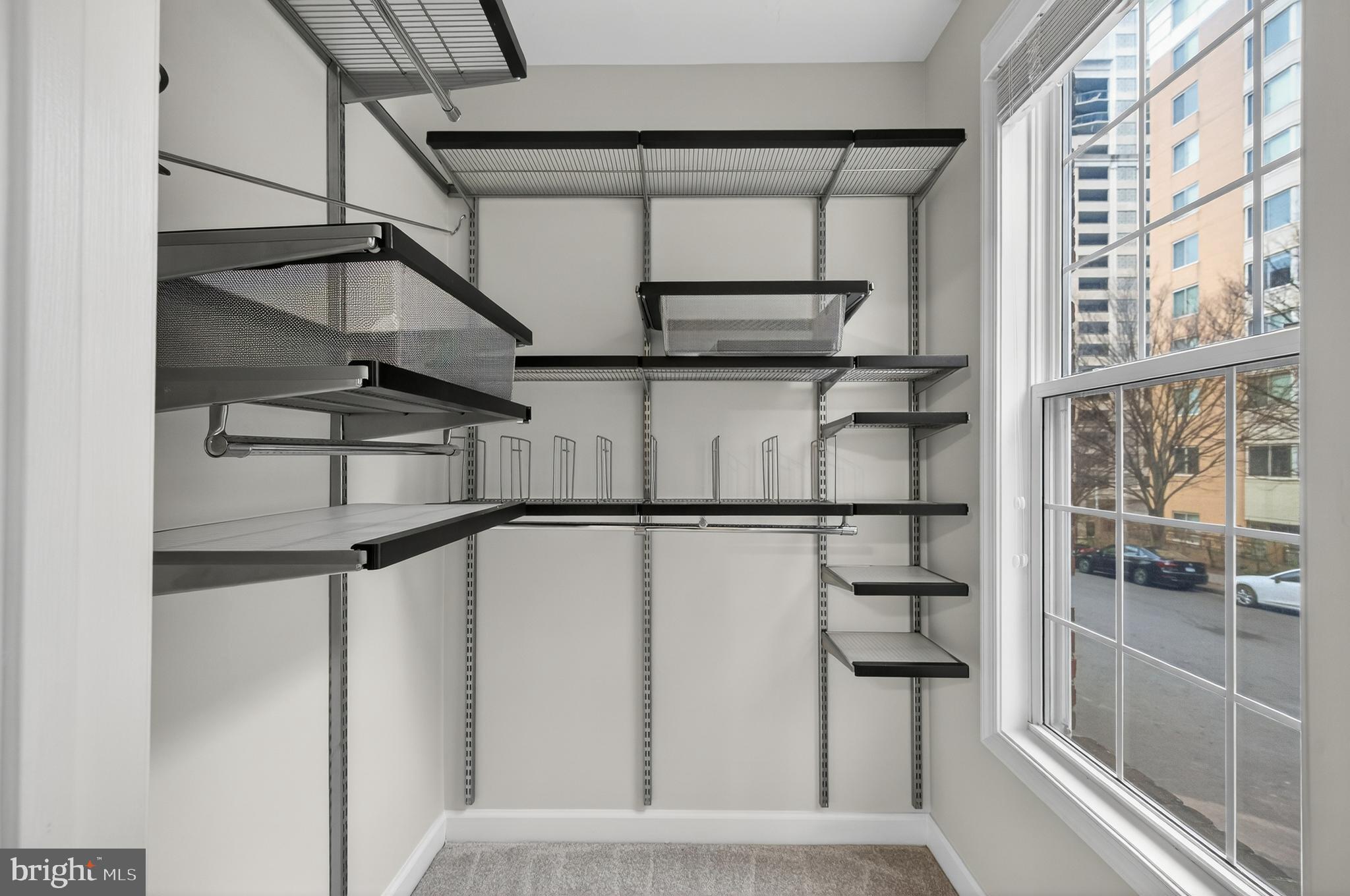 Arlington, Virginia, 22201, United States, 2 Bedrooms Bedrooms, ,2 BathroomsBathrooms,Residential,For Sale,2008587