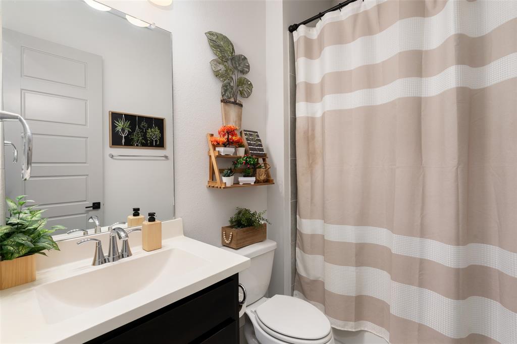 Celina, Texas, 75009, United States, 4 Bedrooms Bedrooms, ,3 BathroomsBathrooms,Residential,For Sale,1950942