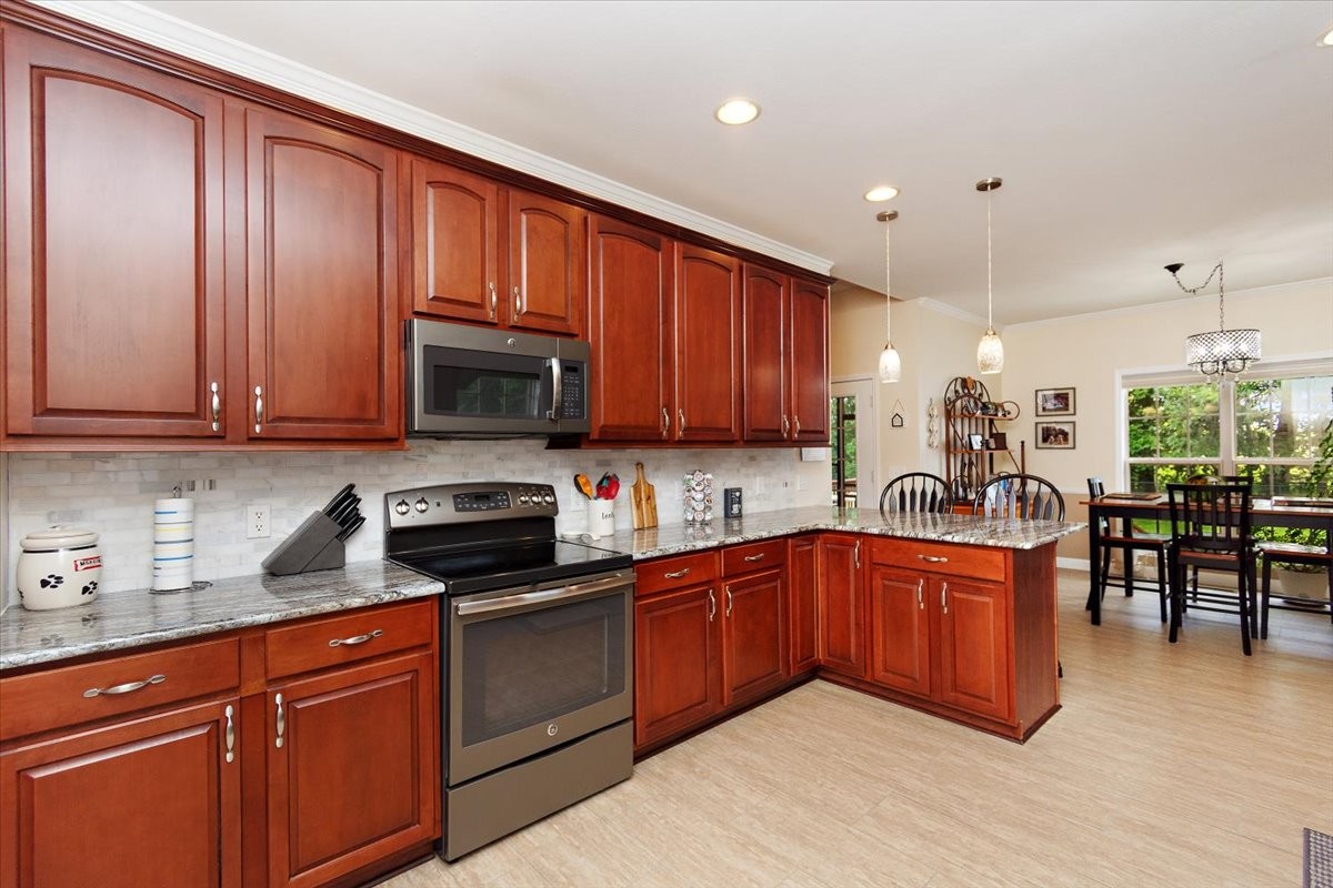 Manchester, Tennessee, 37355, United States, 3 Bedrooms Bedrooms, ,2 BathroomsBathrooms,Residential,For Sale,1907523