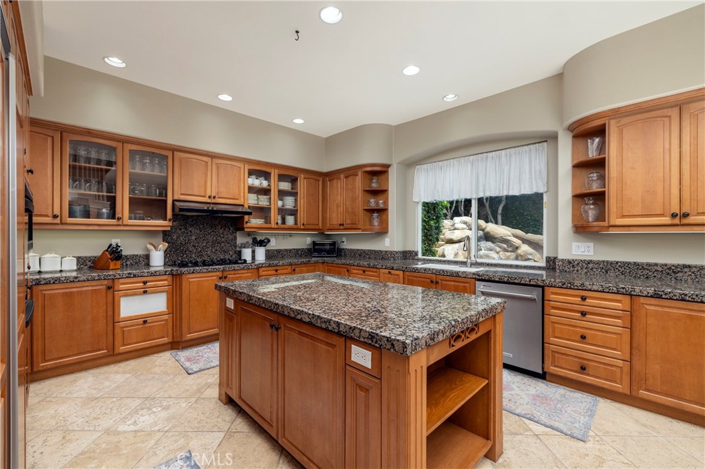 Irvine, California, 92620, United States, 5 Bedrooms Bedrooms, ,5 BathroomsBathrooms,Residential,For Sale,1807249