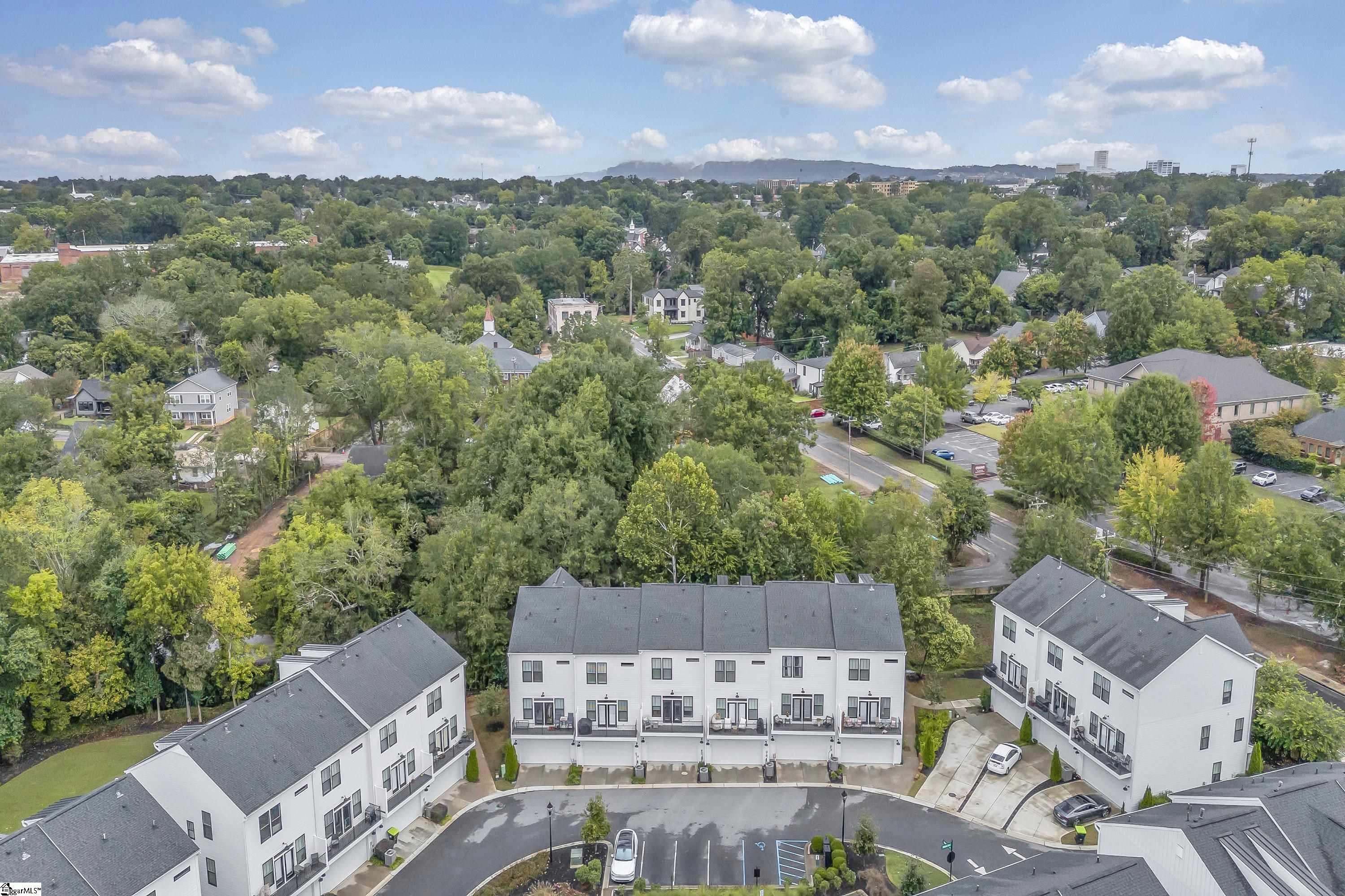 Greenville, South Carolina, 29605, United States, 3 Bedrooms Bedrooms, ,4 BathroomsBathrooms,Residential,For Sale,1958352