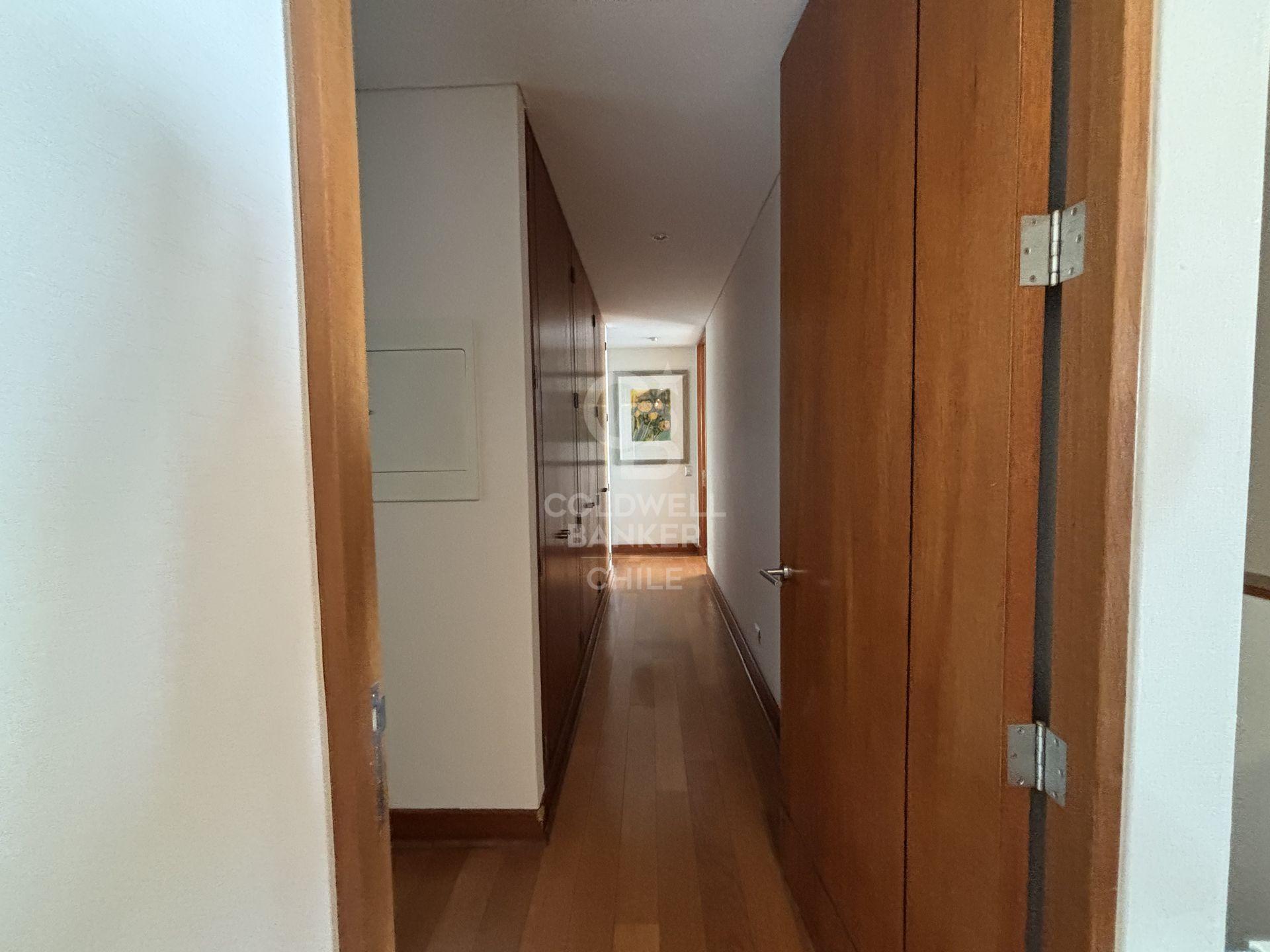 Las Condes, Chile, 6 Bedrooms Bedrooms, ,5 BathroomsBathrooms,Residential,For Sale,1898716