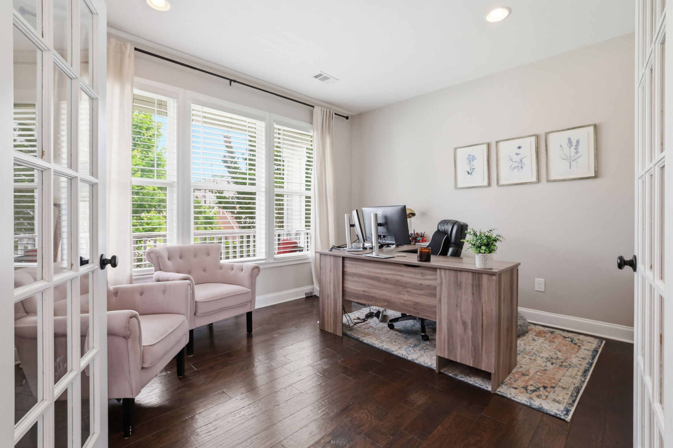  Beautifully Maintained Home in One of Cumming