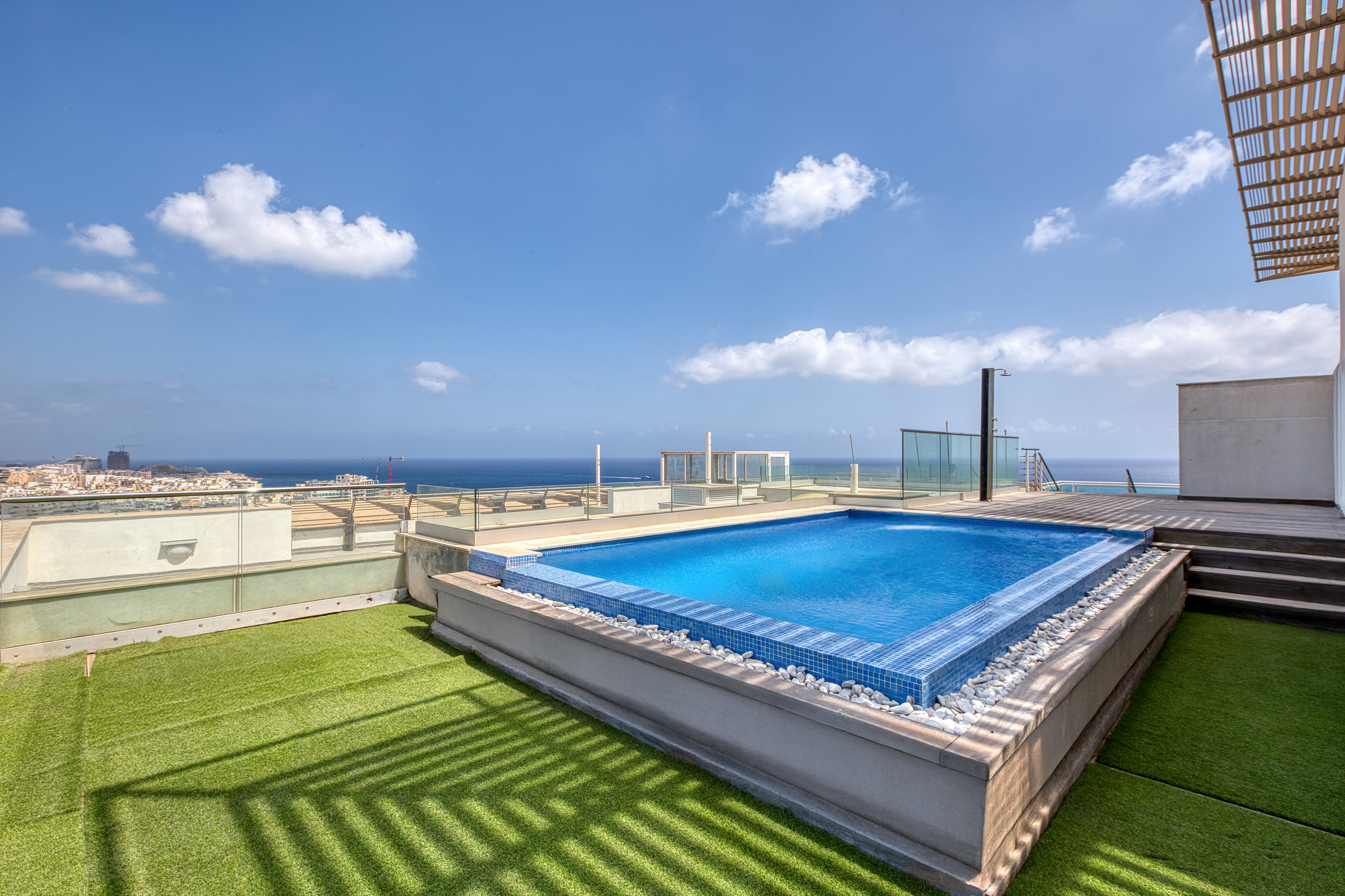 Seafront Duplex Penthouse with Pool - 物件實景