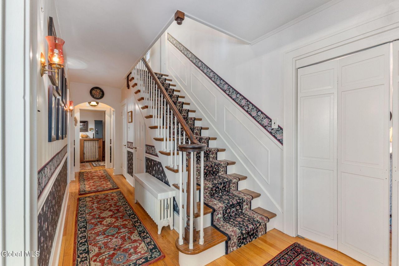 Niskayuna, New York, 12309, United States, 5 Bedrooms Bedrooms, ,3 BathroomsBathrooms,Residential,For Sale,1988361