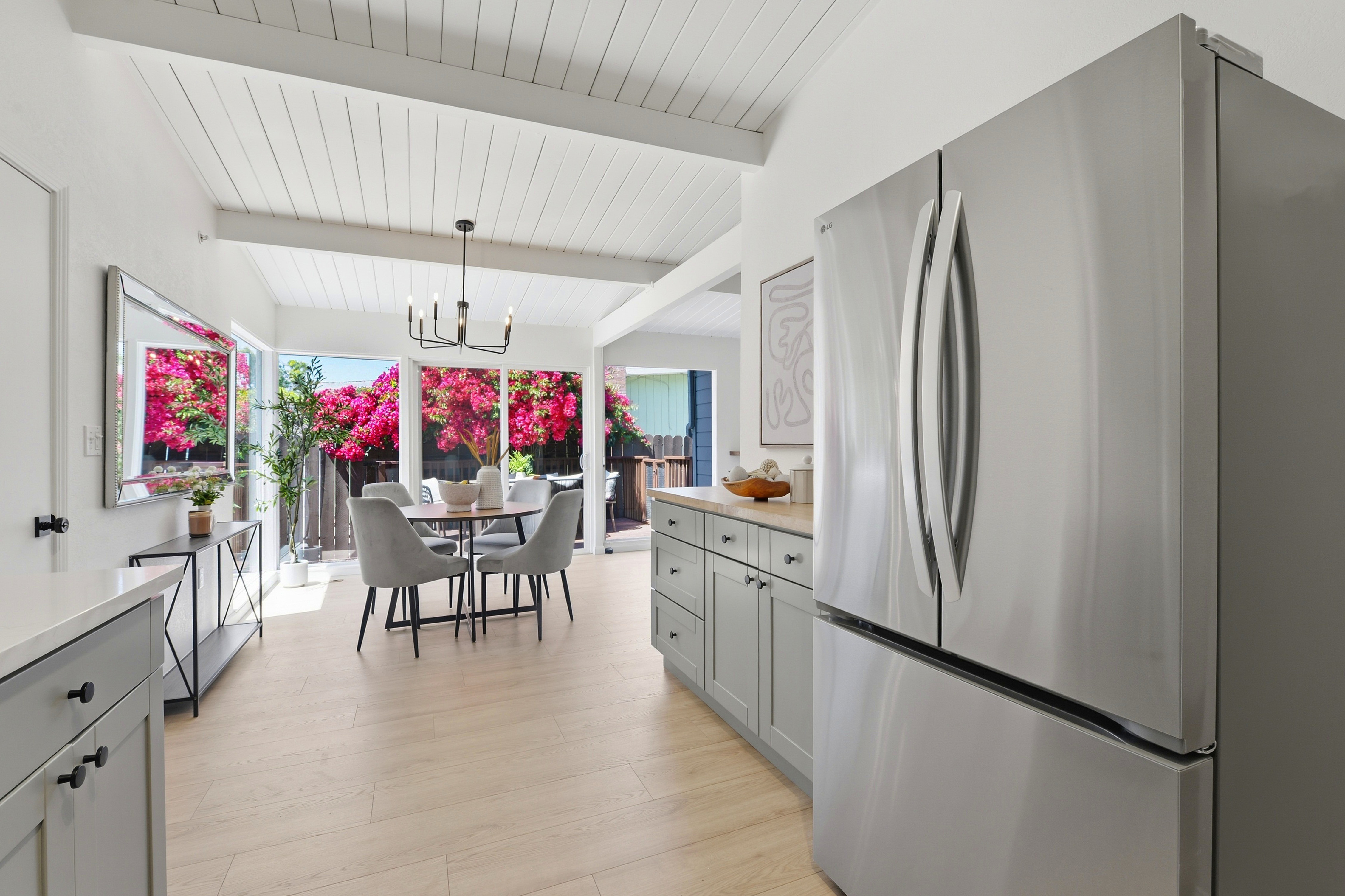  Beautifully Updated Home for an Indoor/Outdoor Lifestyle - 物件實景