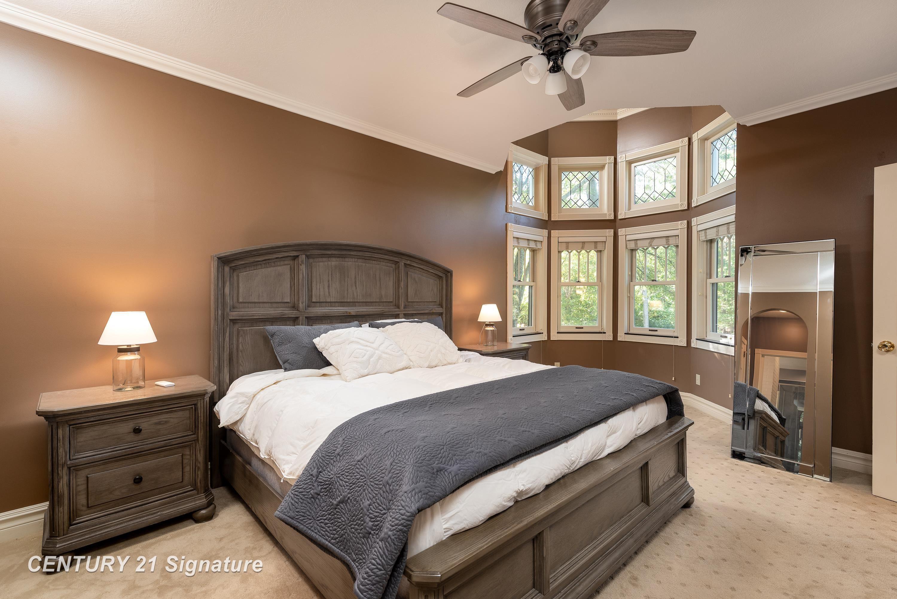 Midland, Michigan, 48642, United States, 5 Bedrooms Bedrooms, ,6 BathroomsBathrooms,Residential,For Sale,1977241