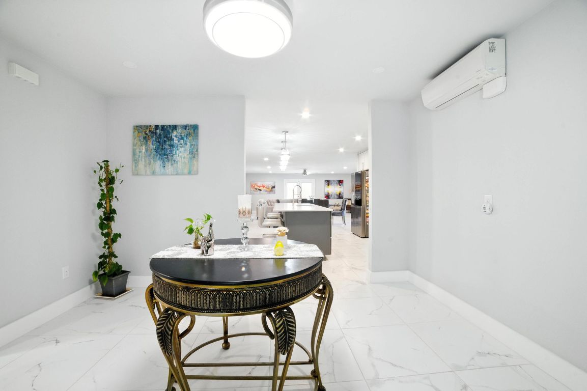 Austin, Texas, 78702, United States, 3 Bedrooms Bedrooms, ,2 BathroomsBathrooms,Residential,For Sale,1906696