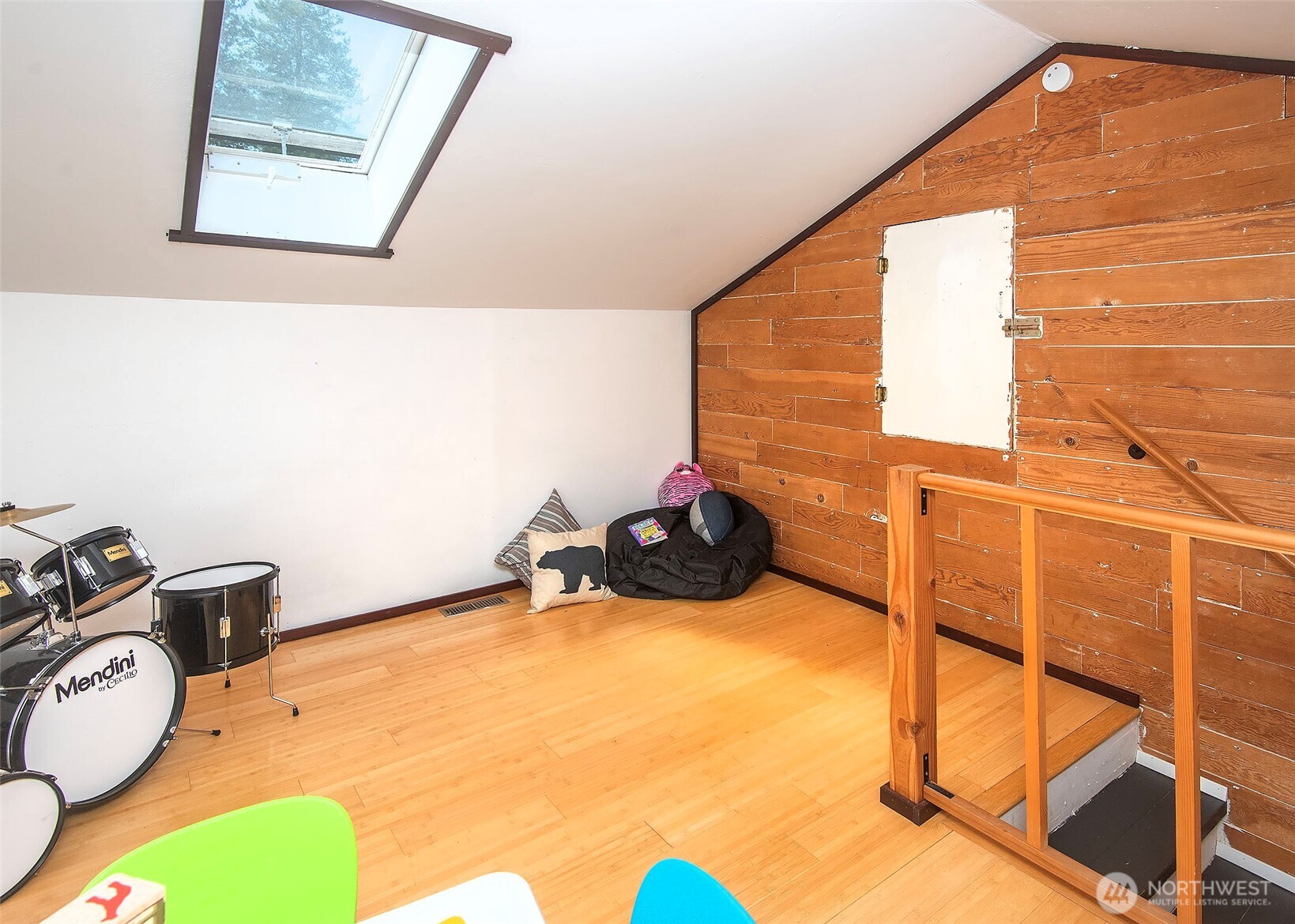 Shoreline, Washington, 98155, United States, 3 Bedrooms Bedrooms, ,1 BathroomBathrooms,Residential,For Sale,1961575