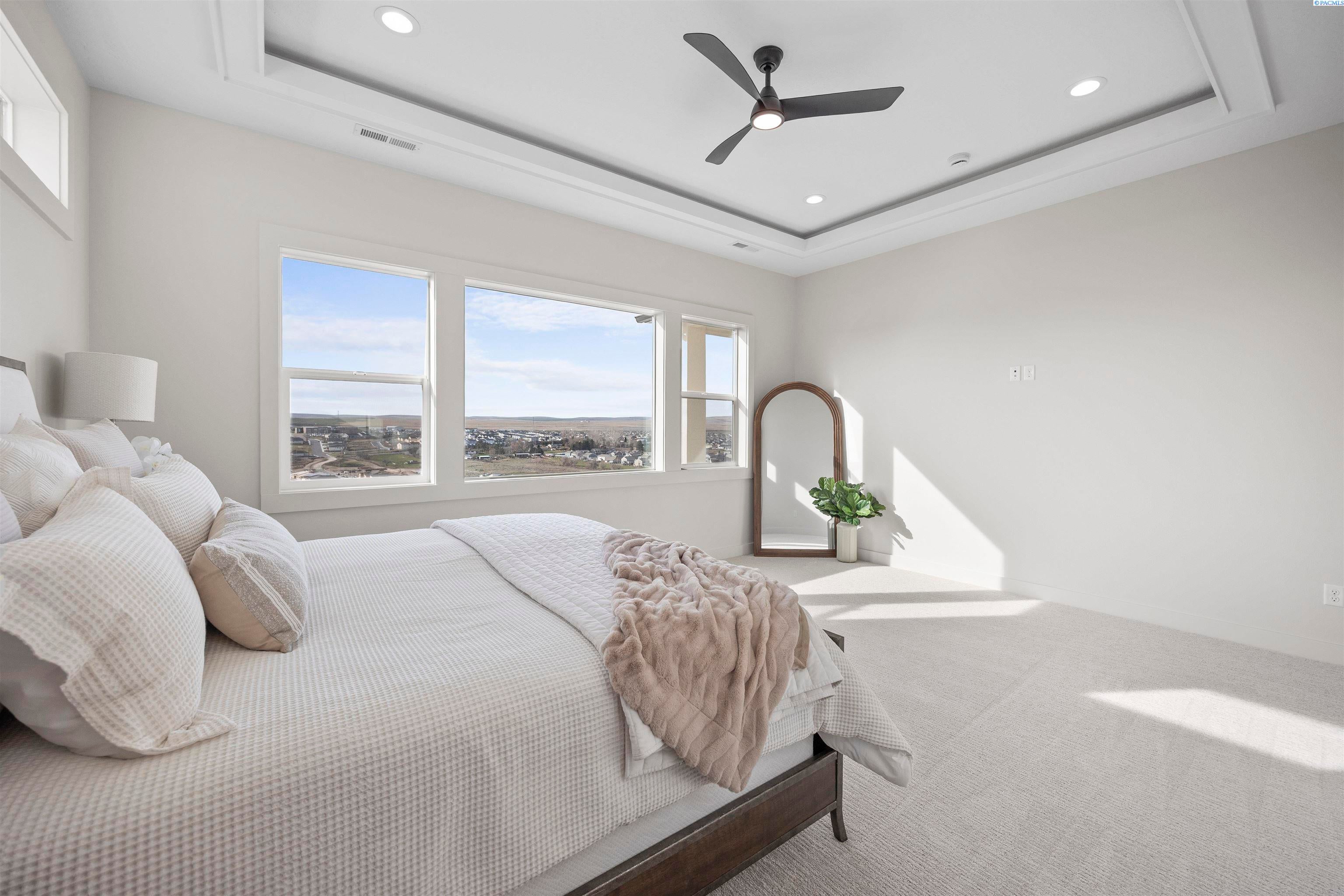 Kennewick, Washington, 99338, United States, 4 Bedrooms Bedrooms, ,4 BathroomsBathrooms,Residential,For Sale,2023232