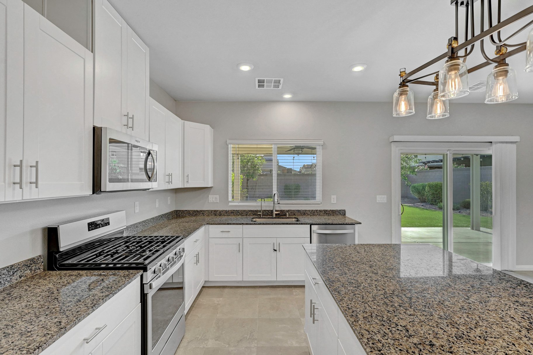  Spacious Valley Vista 5BR with Loft, 3-Car Garage & Premium Lot Size - 物件實景