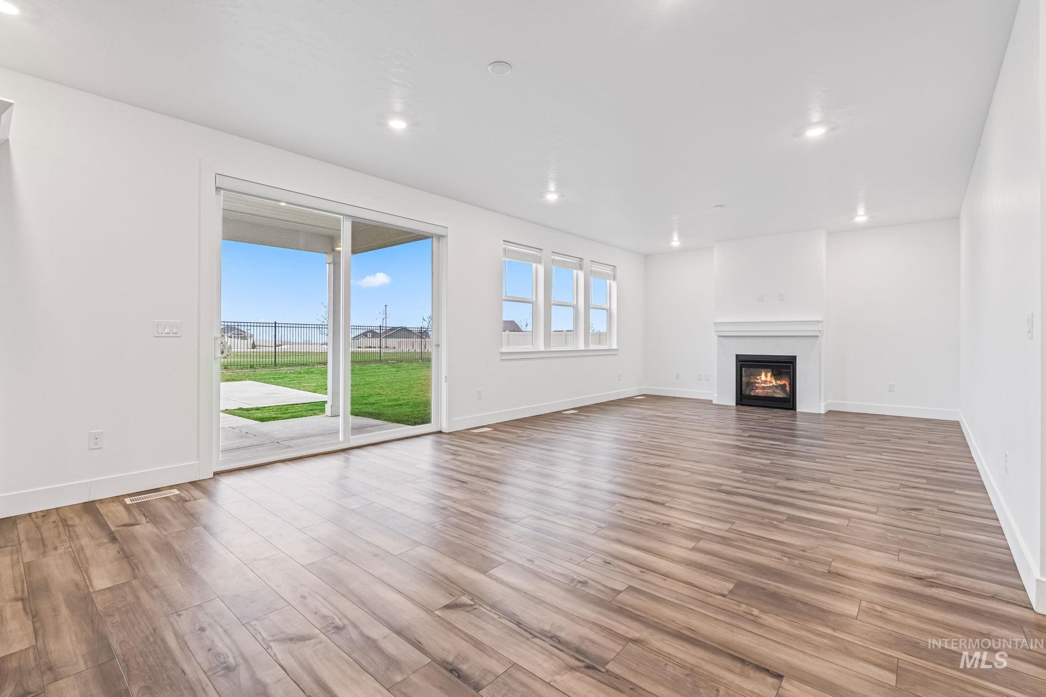 Caldwell, Idaho, 83607, United States, 4 Bedrooms Bedrooms, ,3 BathroomsBathrooms,Residential,For Sale,2005985