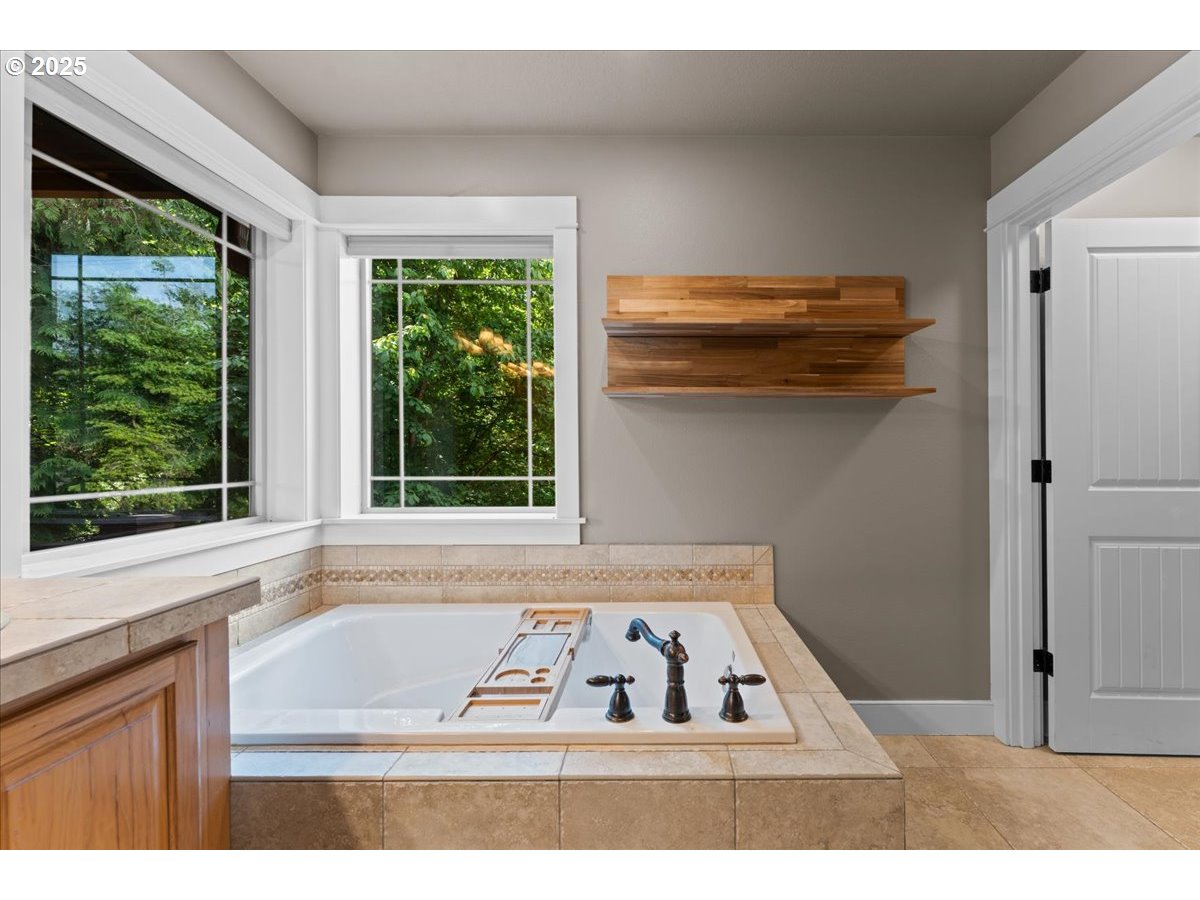 Portland, Oregon, 97266, United States, 4 Bedrooms Bedrooms, ,3 BathroomsBathrooms,Residential,For Sale,1836863