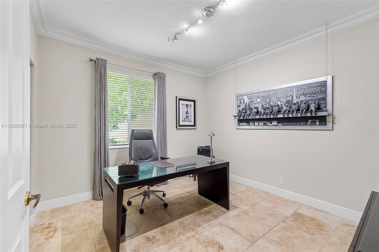 Weston, Florida, 33332, United States, 5 Bedrooms Bedrooms, ,4 BathroomsBathrooms,Residential,For Sale,1987743